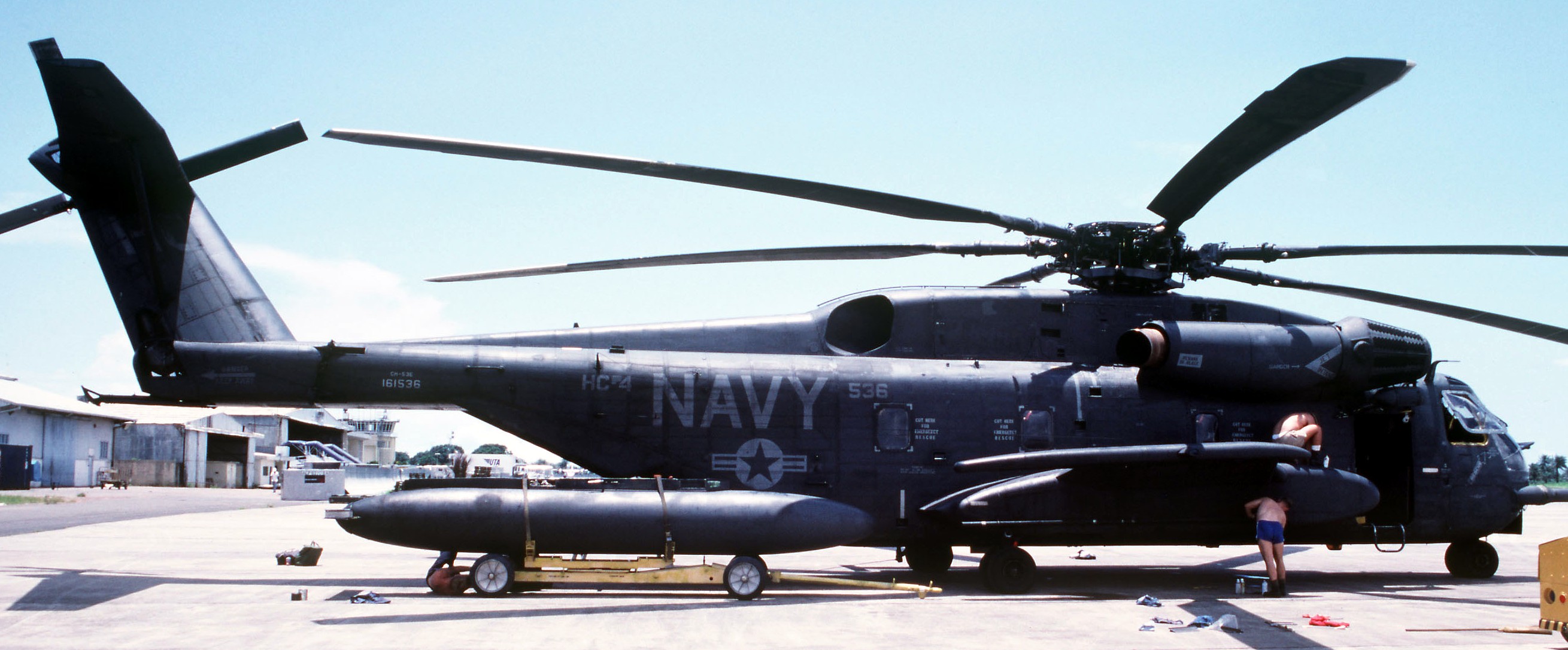 hc-4 black stallions helicopter combat support squadron ch-53e super stallion 63