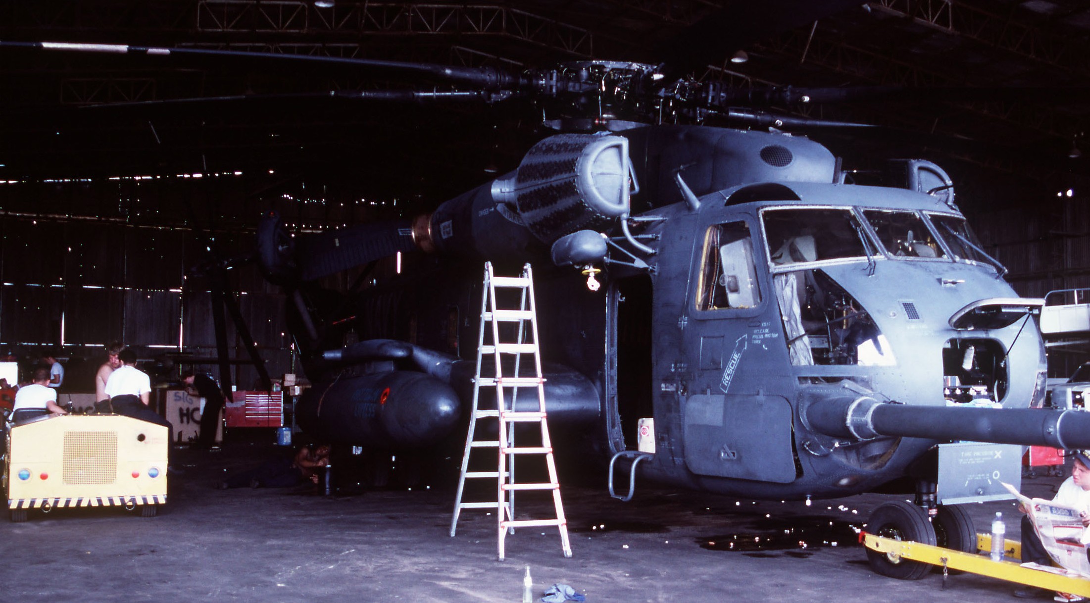 hc-4 black stallions helicopter combat support squadron ch-53e super stallion 66