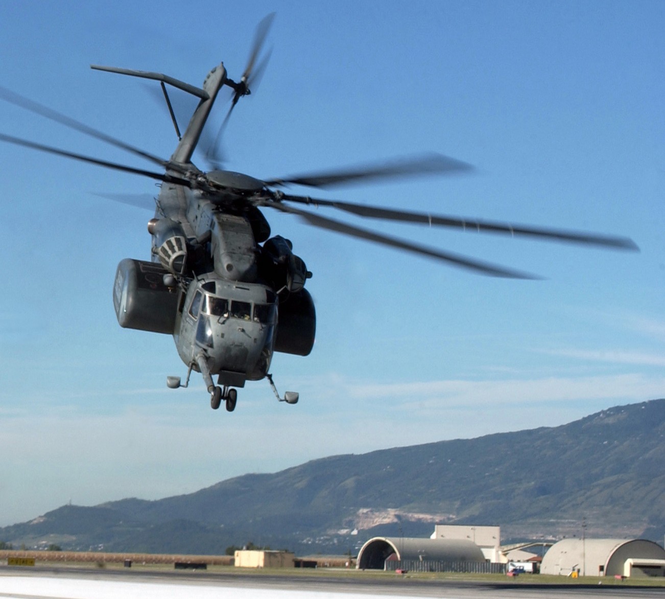hc-4 black stallions helicopter combat support squadron mh-53e sea dragon 72