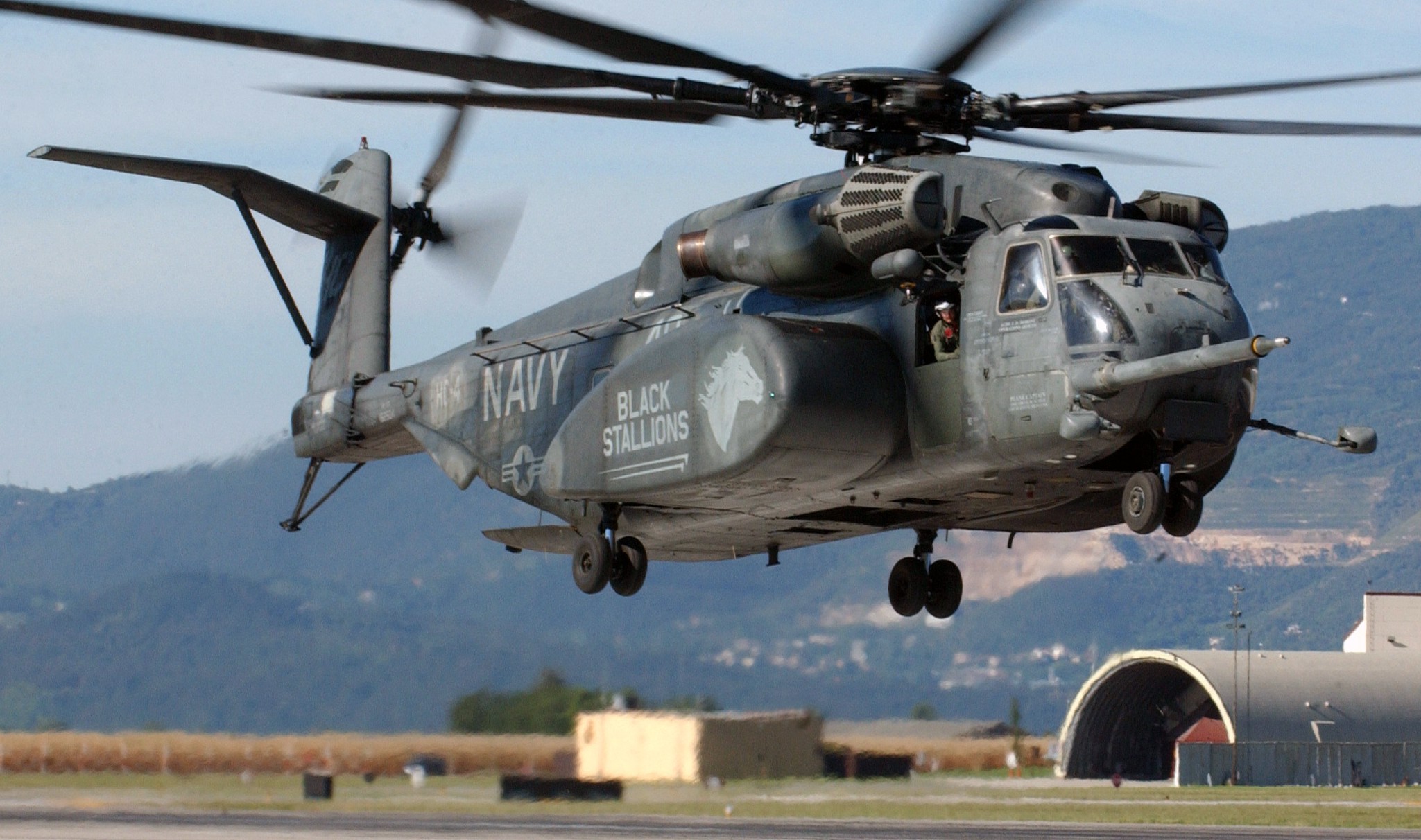 hc-4 black stallions helicopter combat support squadron mh-53e sea dragon 73 aviano air base italy