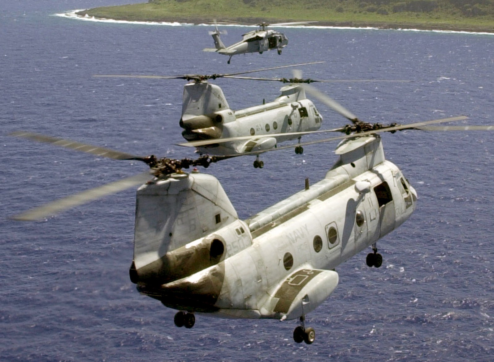 hc-5 providers helicopter combat support squadron navy hh-46d sea knight 75