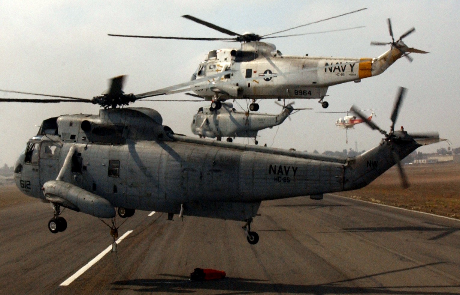 hc-85 golden gaters helicopter combat support squadron navy sh-3 sea king 08
