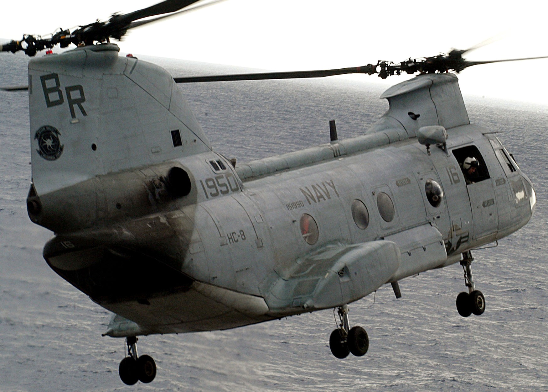 hc-8 dragon whales helicopter combat support squadron navy ch-46d sea knight 16