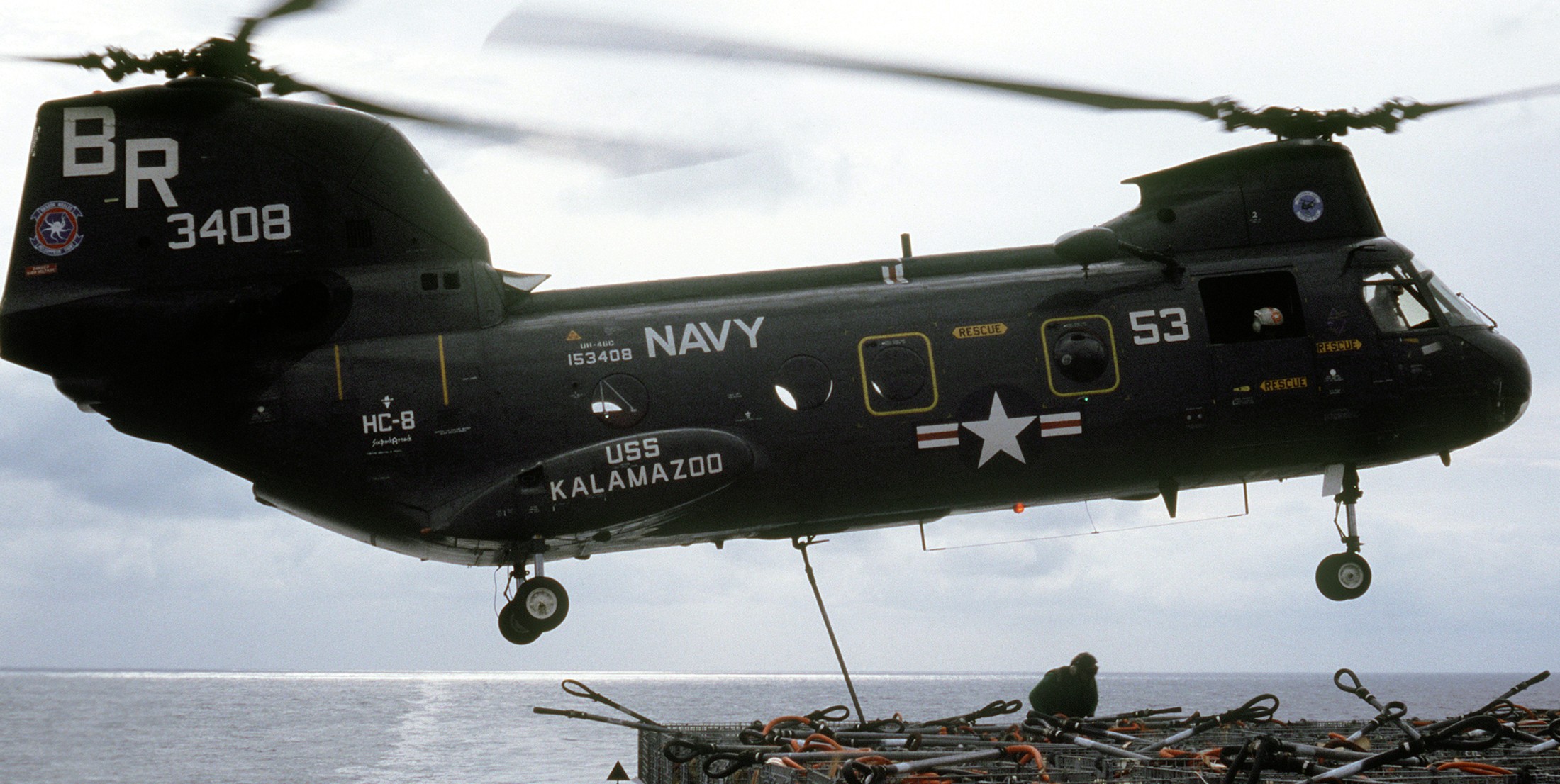 hc-8 dragon whales helicopter combat support squadron navy uh-46d sea knight 21