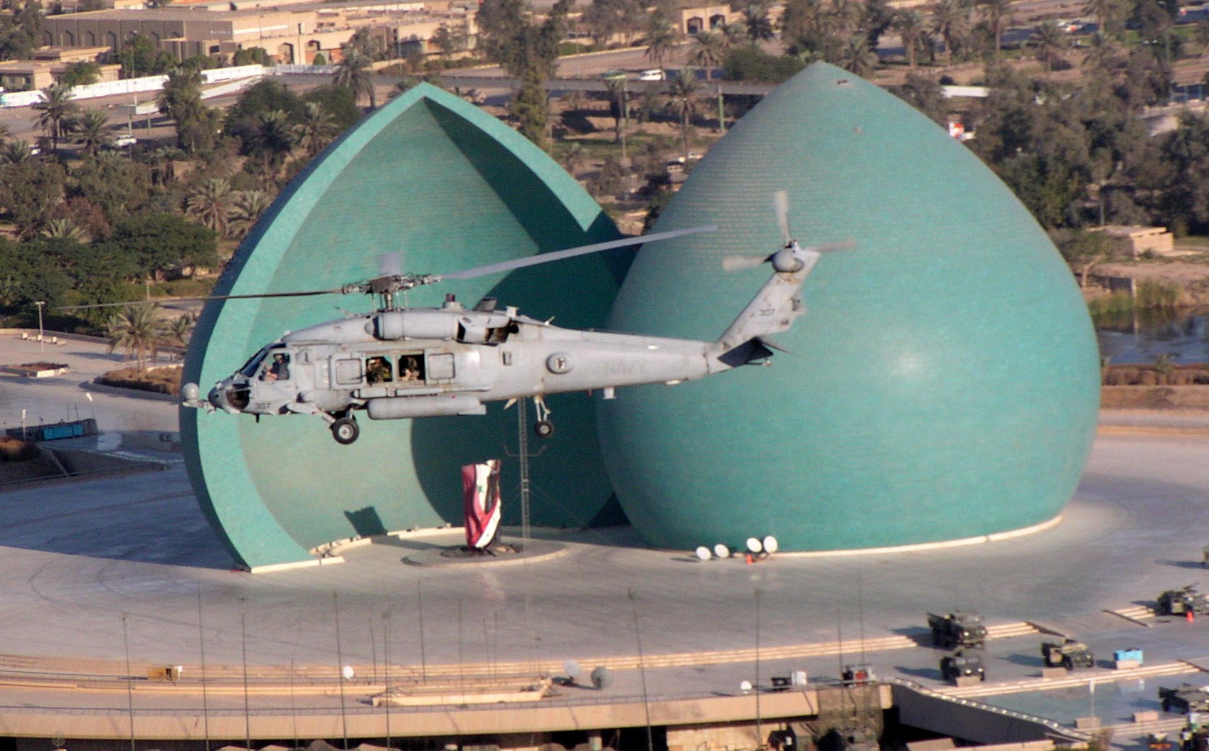 hcs-5 firehawks helicopter combat support special squadron hh-60h seahawk 03 baghdad