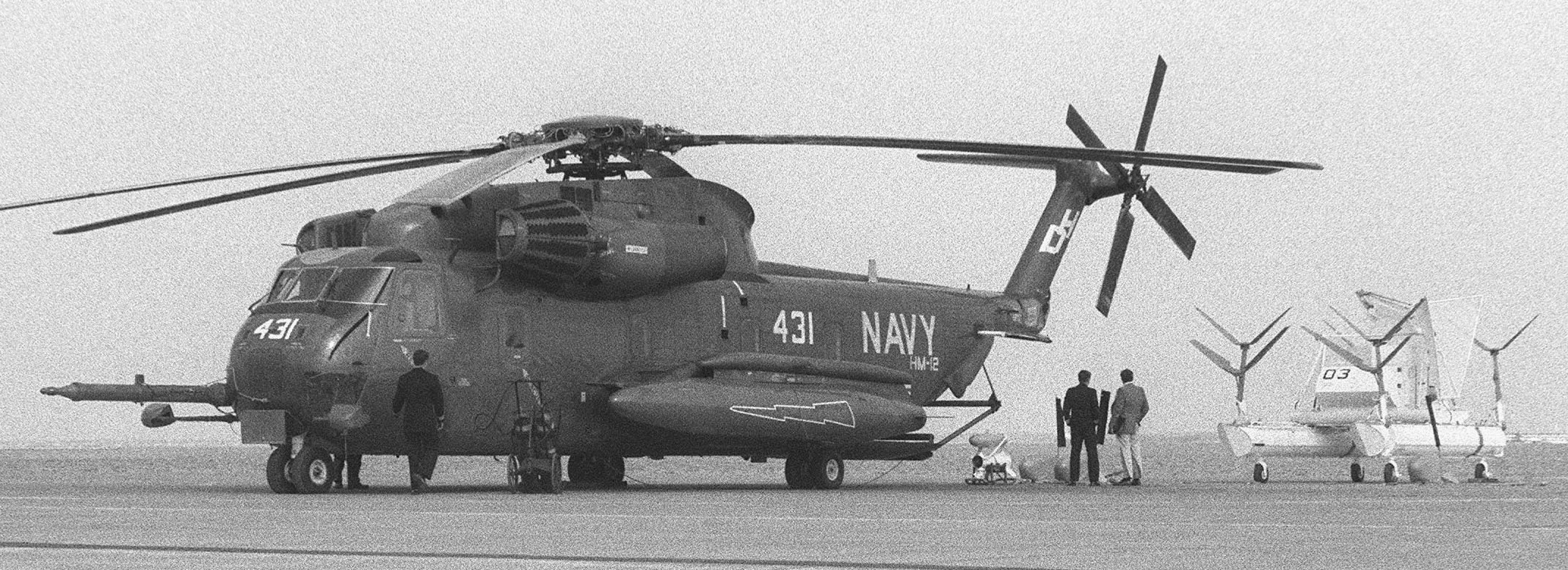 hm-12 sea dragons helicopter mine countermeasures squadron navy rh-53d sea stallion 20