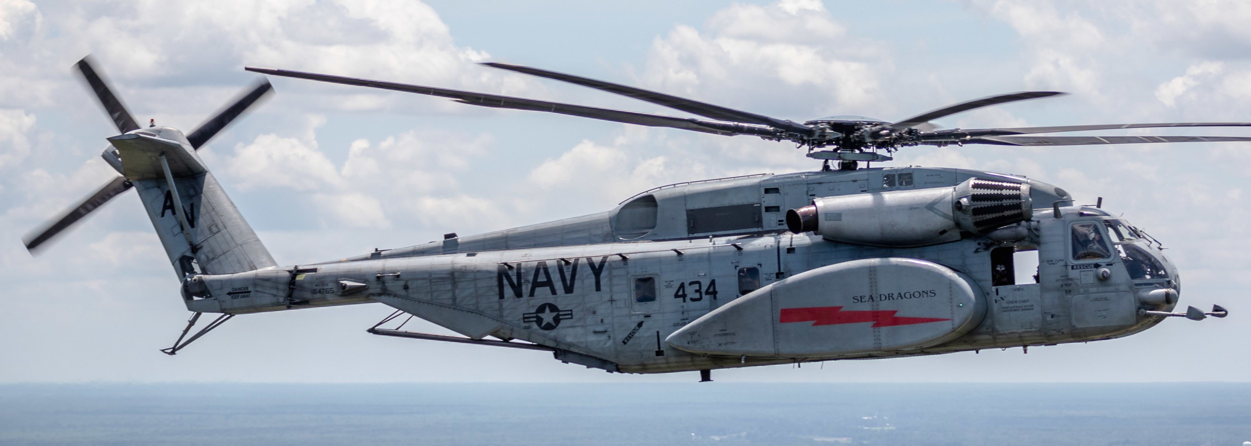 hm-12 sea dragons helicopter mine countermeasures squadron navy mh-53d 36