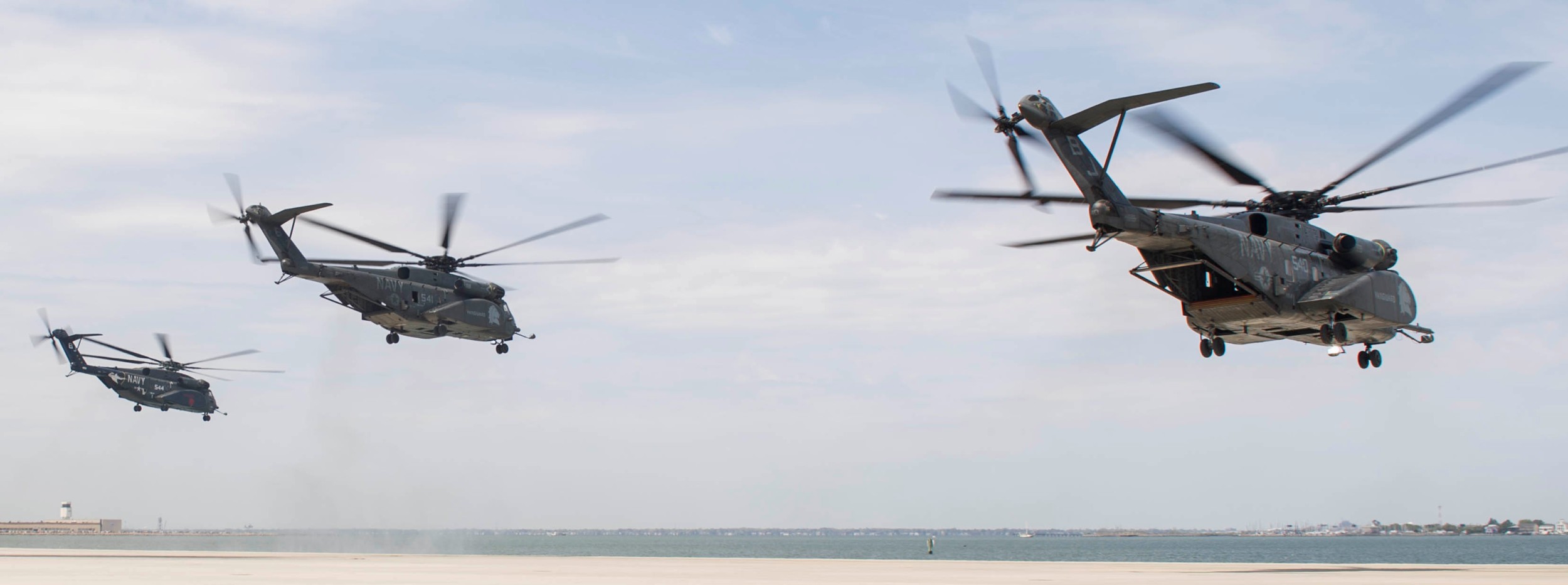 hm-14 vanguard helicopter mine countermeasures squadron navy mh-53e sea dragon 20