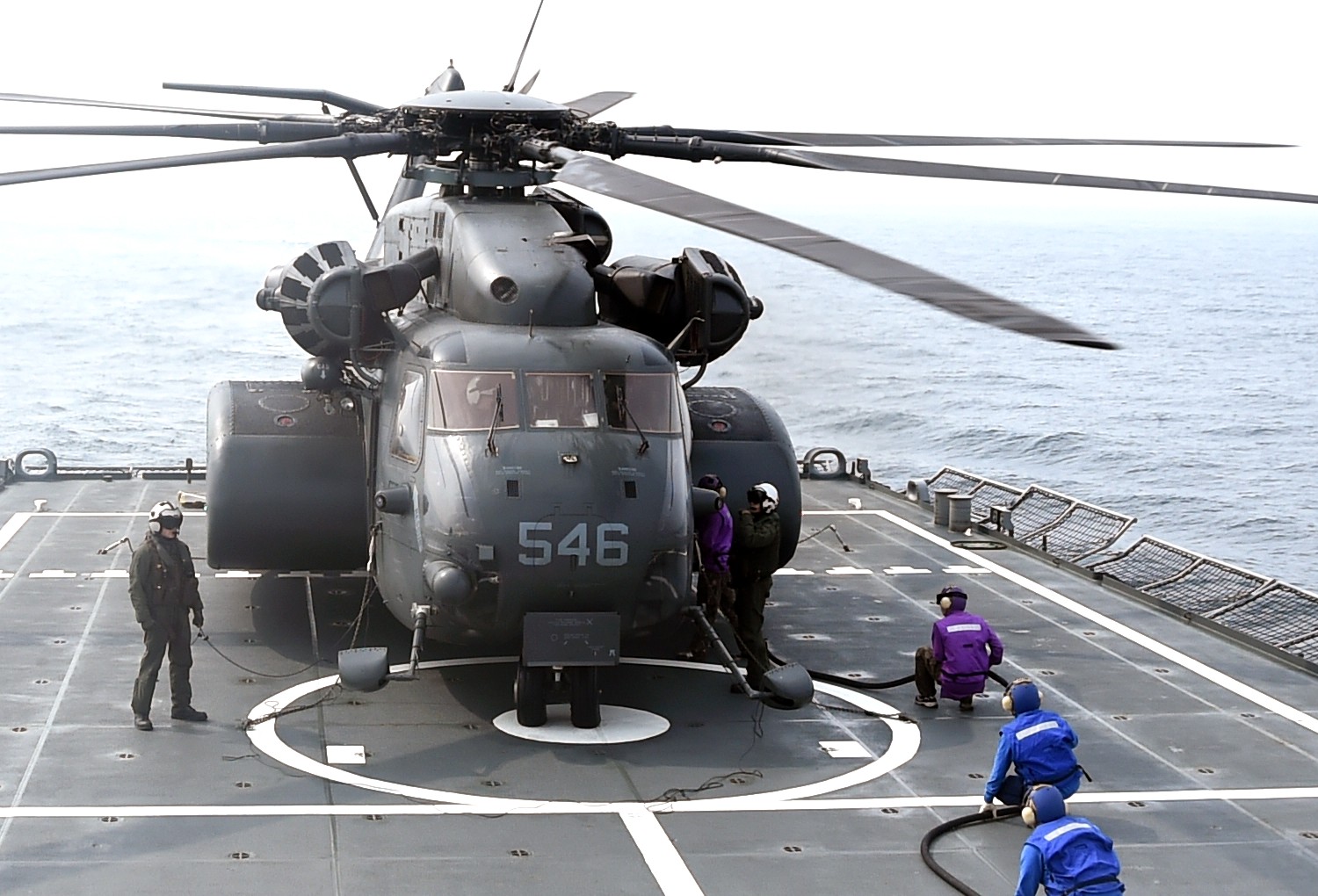 hm-14 vanguard helicopter mine countermeasures squadron navy mh-53e sea dragon 27