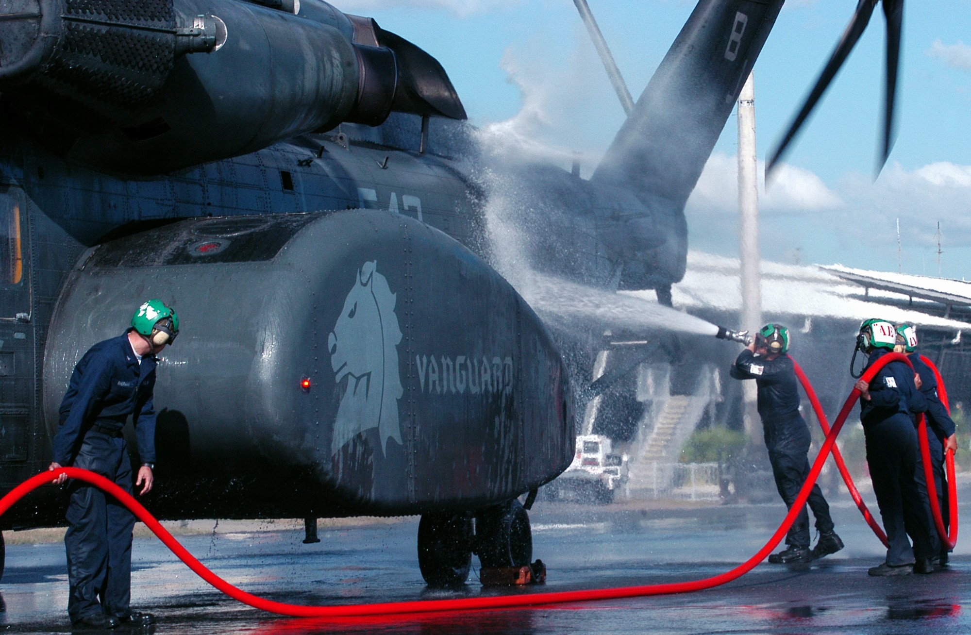 hm-14 vanguard helicopter mine countermeasures squadron navy mh-53e sea dragon 30