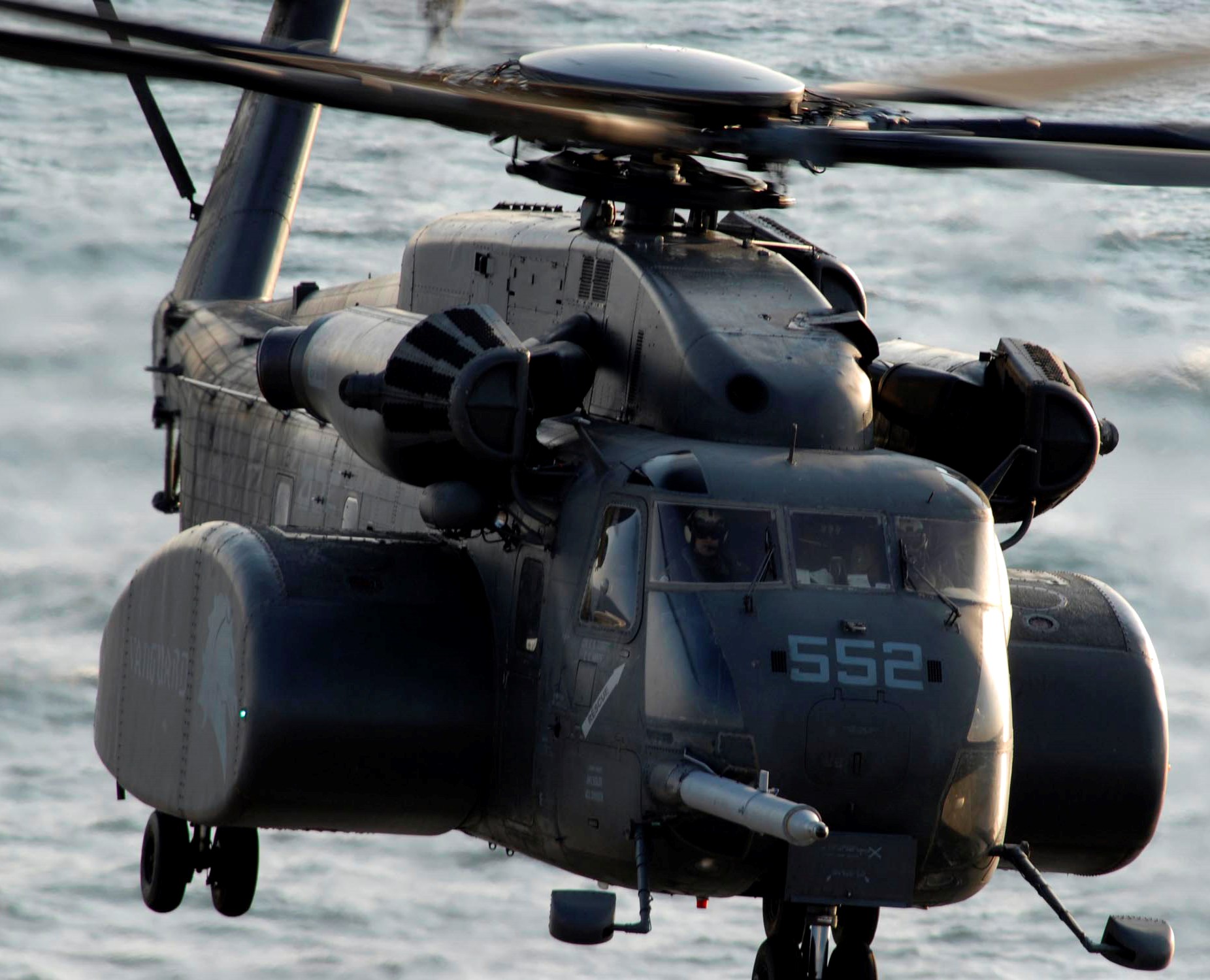 hm-14 vanguard helicopter mine countermeasures squadron navy mh-53e sea dragon 33