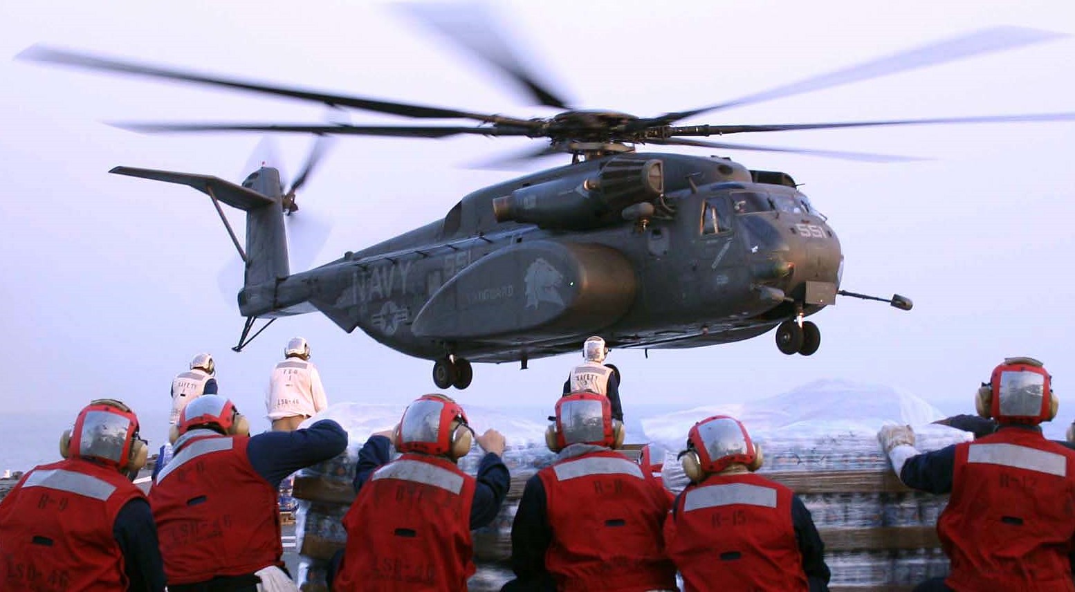 hm-14 vanguard helicopter mine countermeasures squadron navy mh-53e sea dragon 43 uss tortuga lsd-46