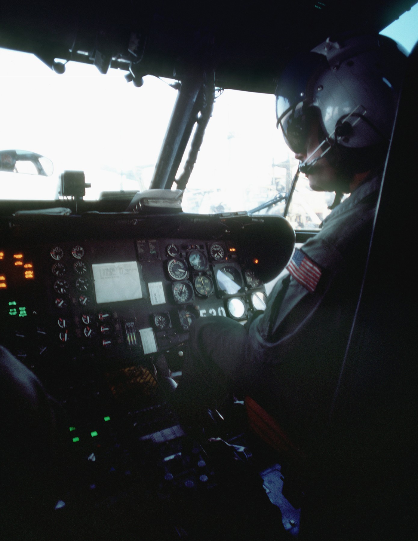 hm-14 vanguard helicopter mine countermeasures squadron navy rh-53d sea stallion 73