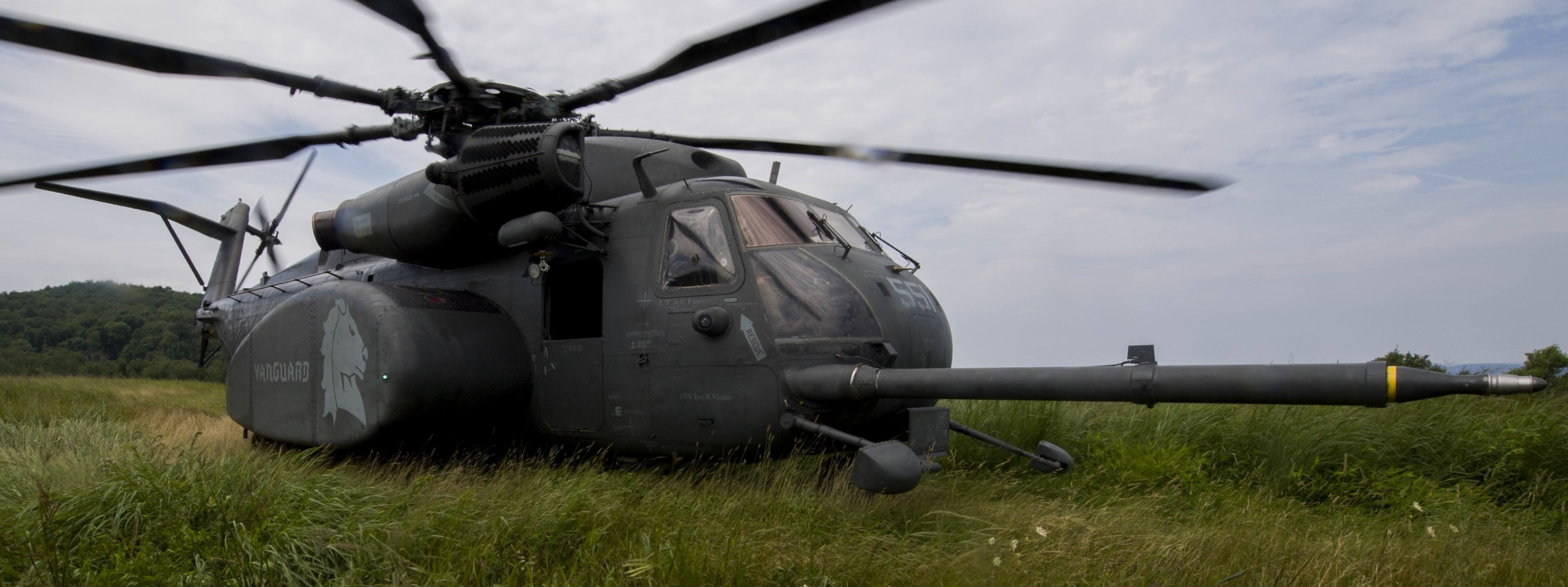 hm-14 vanguard helicopter mine countermeasures squadron navy mh-53e sea dragon 102