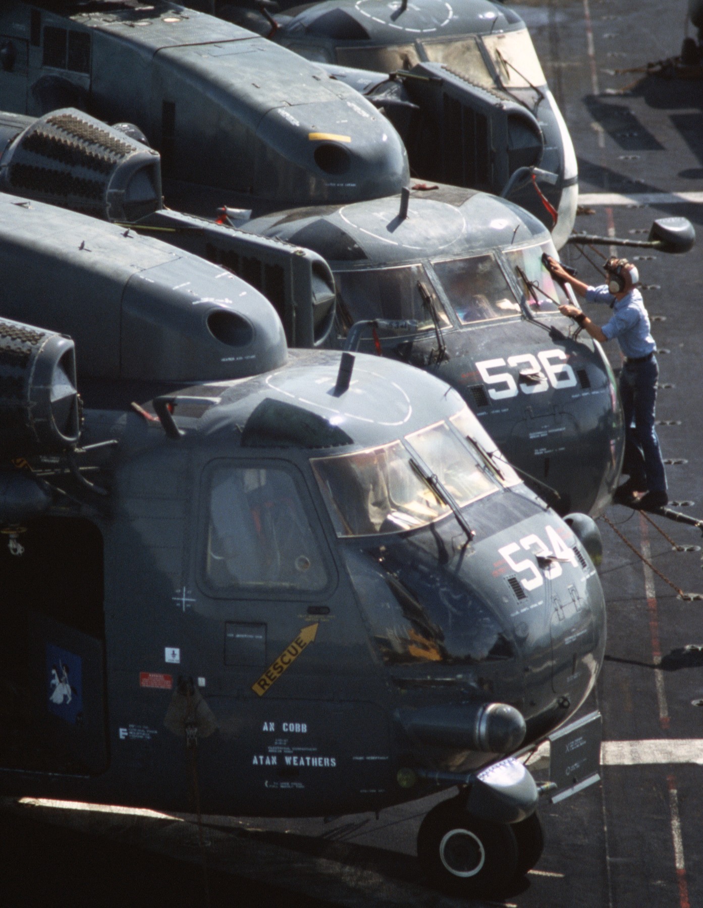 hm-14 vanguard helicopter mine countermeasures squadron navy rh-53d sea stallion 120