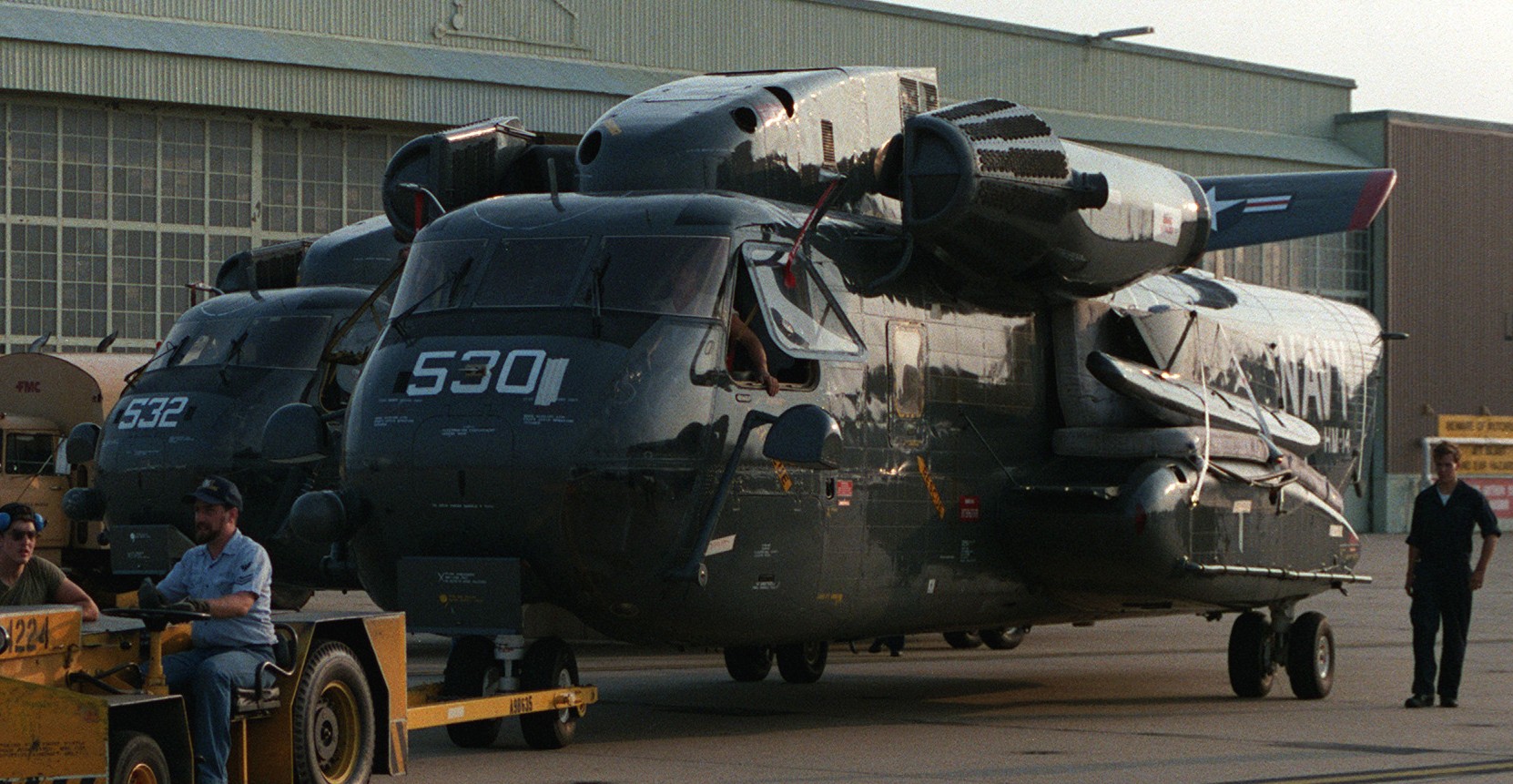 hm-14 vanguard helicopter mine countermeasures squadron navy rh-53d sea stallion 122