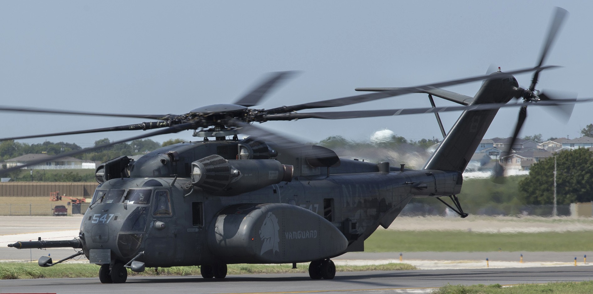 hm-14 vanguard helicopter mine countermeasures squadron navy mh-53e sea dragon 136