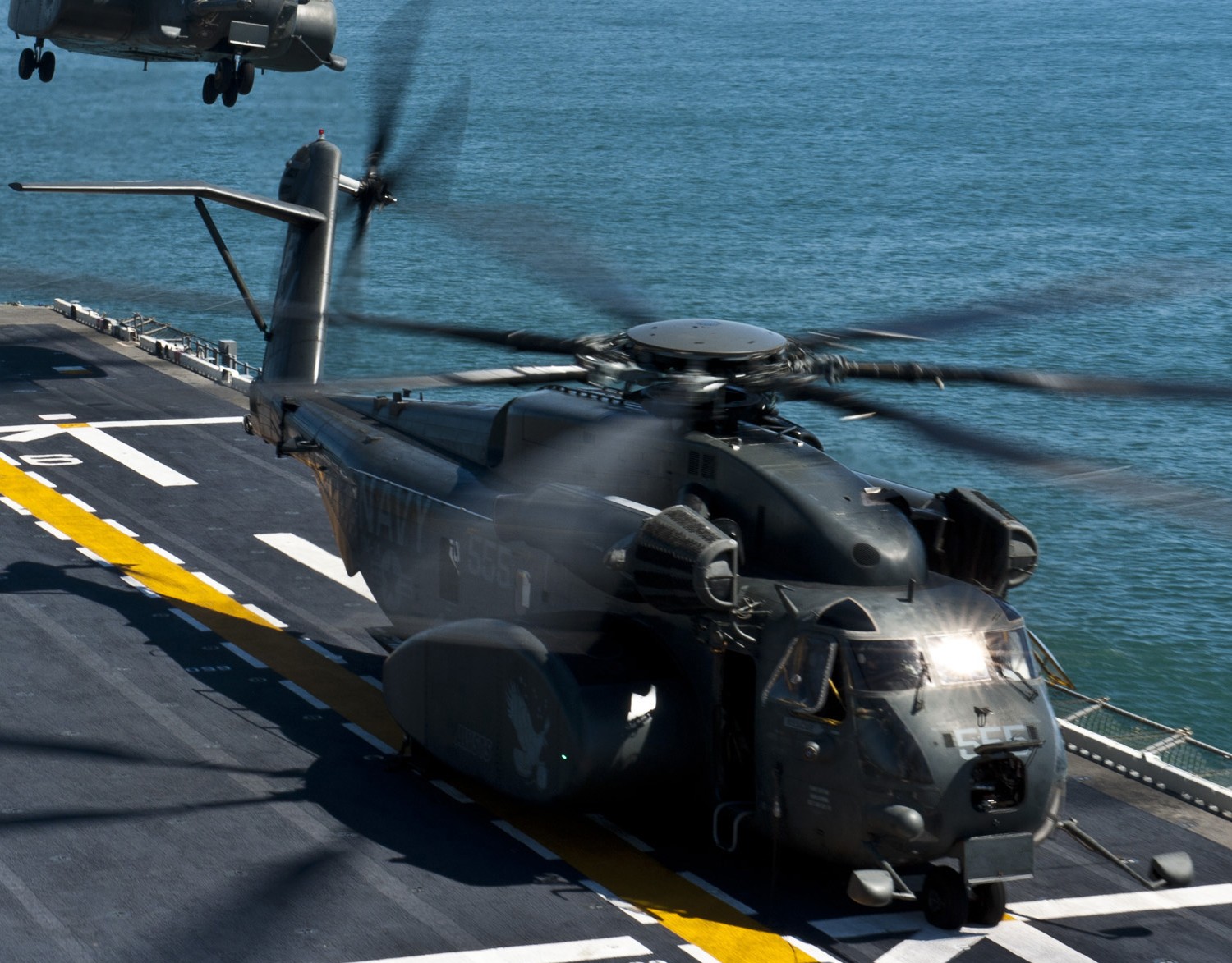 hm-14 vanguard helicopter mine countermeasures squadron navy mh-53e sea dragon 148 uss wasp lhd-1