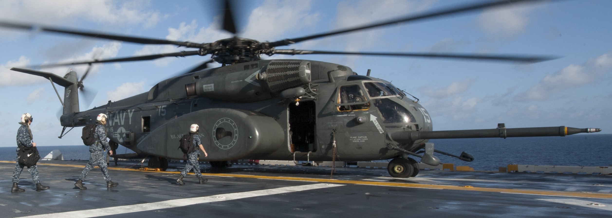 hm-15 blackhawks helicopter mine countermeasures squadron navy mh-53e sea dragon 06