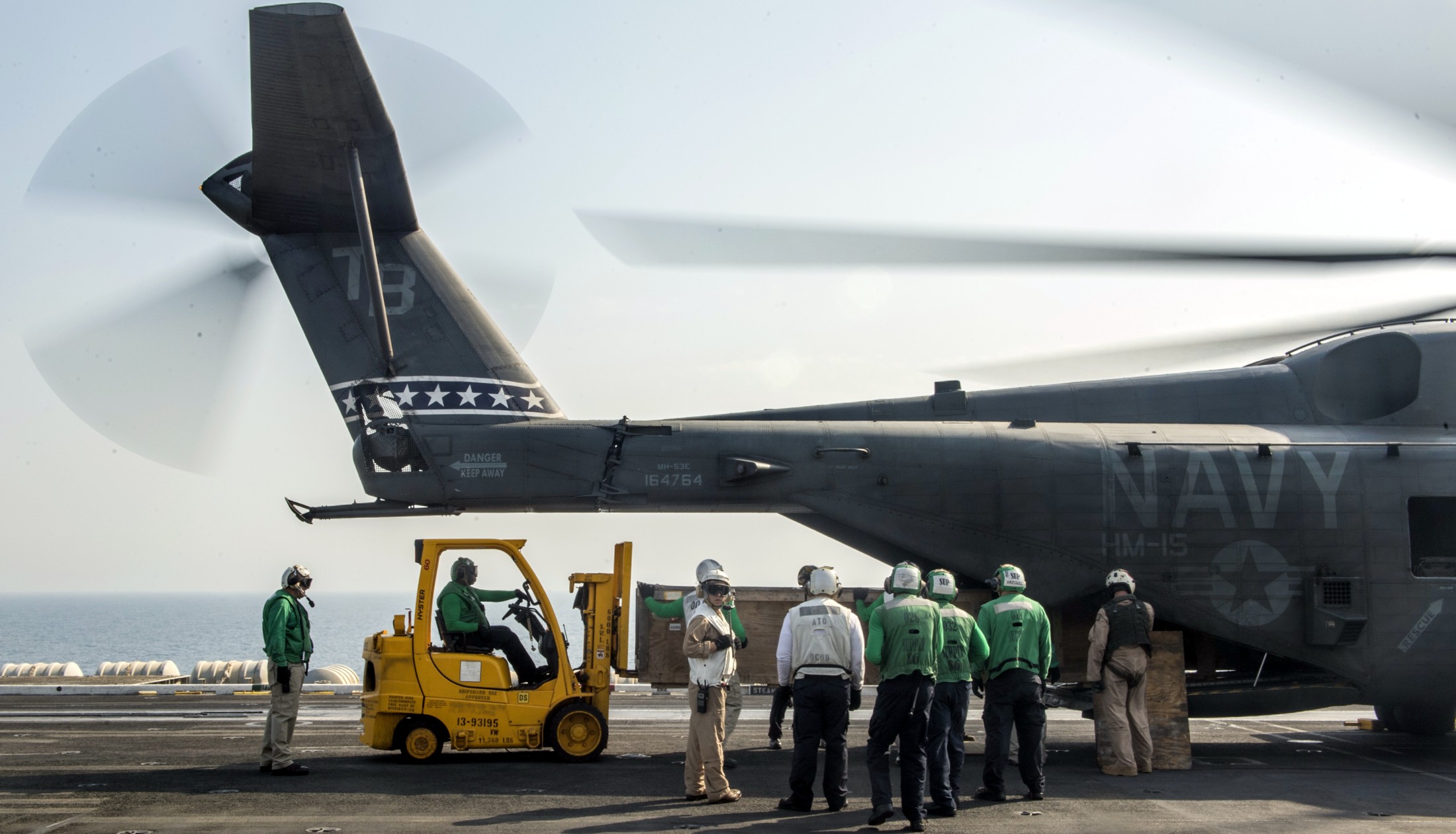 hm-15 blackhawks helicopter mine countermeasures squadron navy mh-53e sea dragon 37 uss theodore roosevelt cvn-71