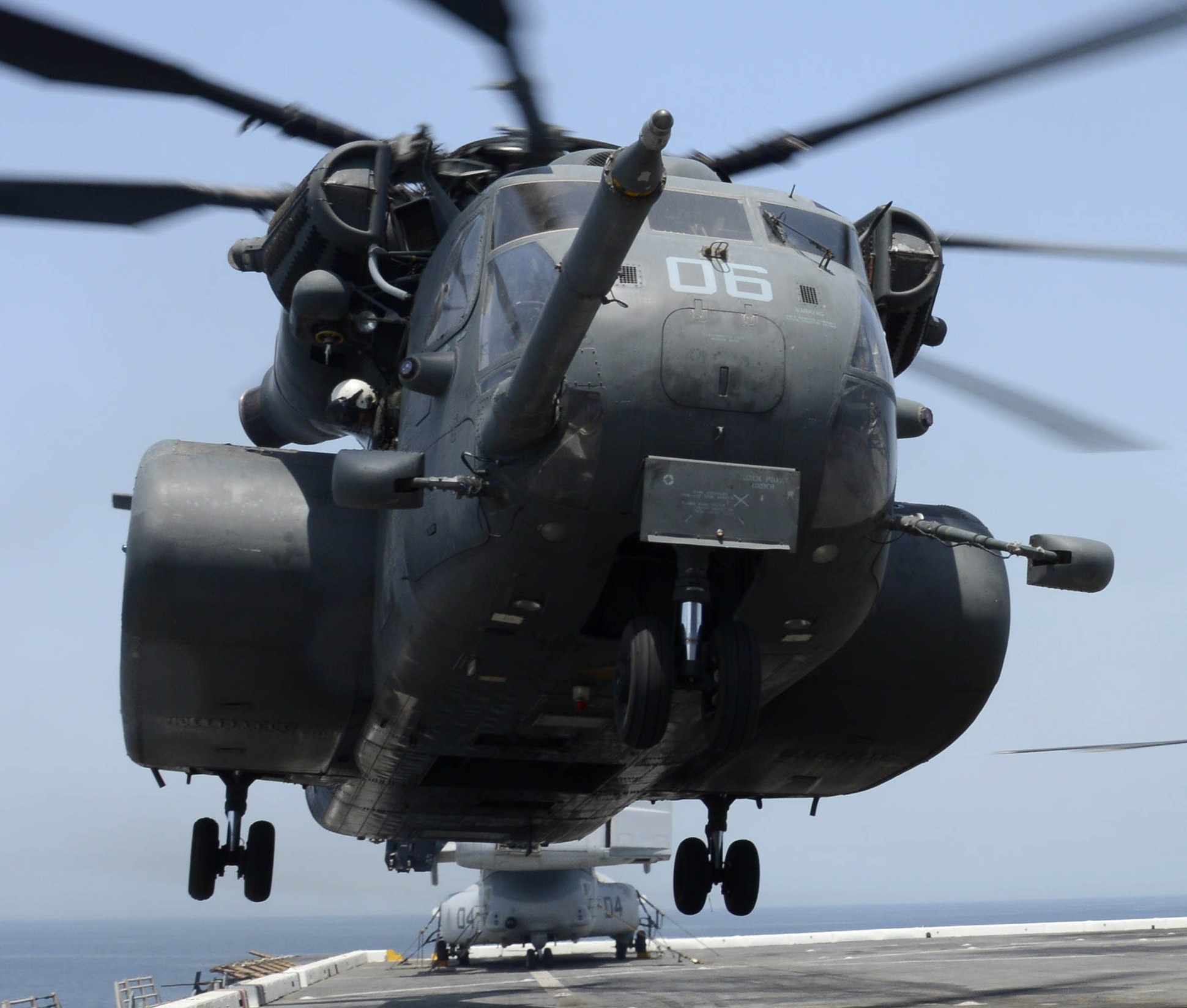 hm-15 blackhawks helicopter mine countermeasures squadron navy mh-53e sea dragon 40