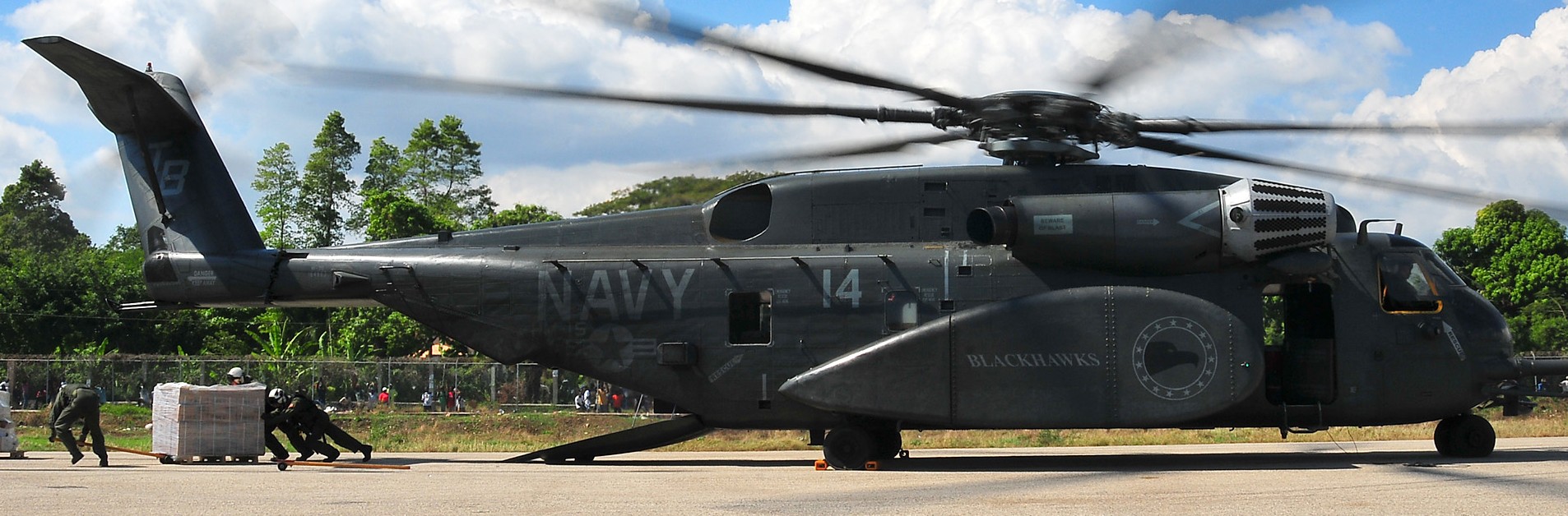 hm-15 blackhawks helicopter mine countermeasures squadron navy mh-53e sea dragon 55 haiti
