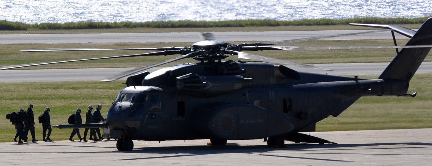 hm-15 blackhawks helicopter mine countermeasures squadron navy mh-53e sea dragon 59