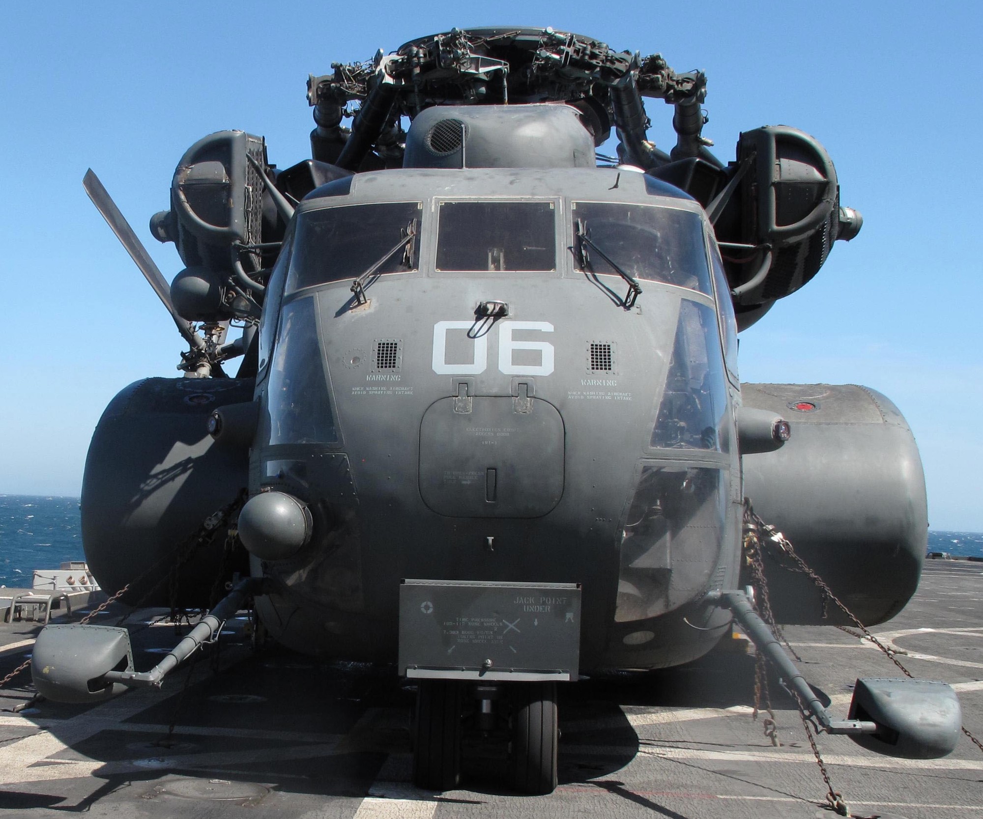 hm-15 blackhawks helicopter mine countermeasures squadron navy mh-53e sea dragon 118