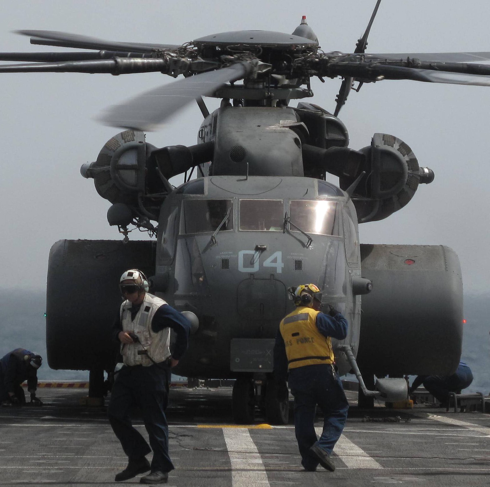 hm-15 blackhawks helicopter mine countermeasures squadron navy mh-53e sea dragon 119