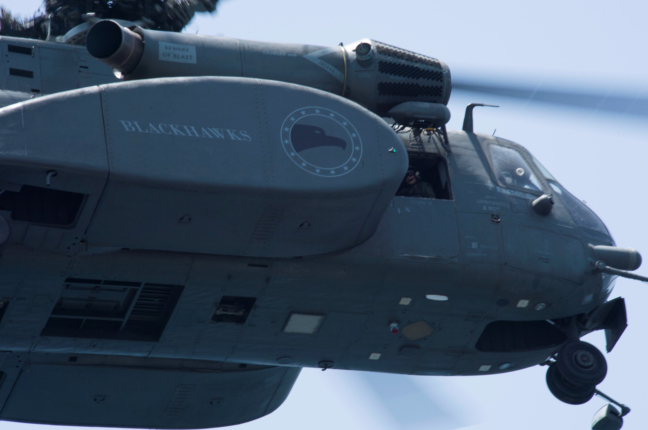 hm-15 blackhawks helicopter mine countermeasures squadron navy mh-53e sea dragon 122