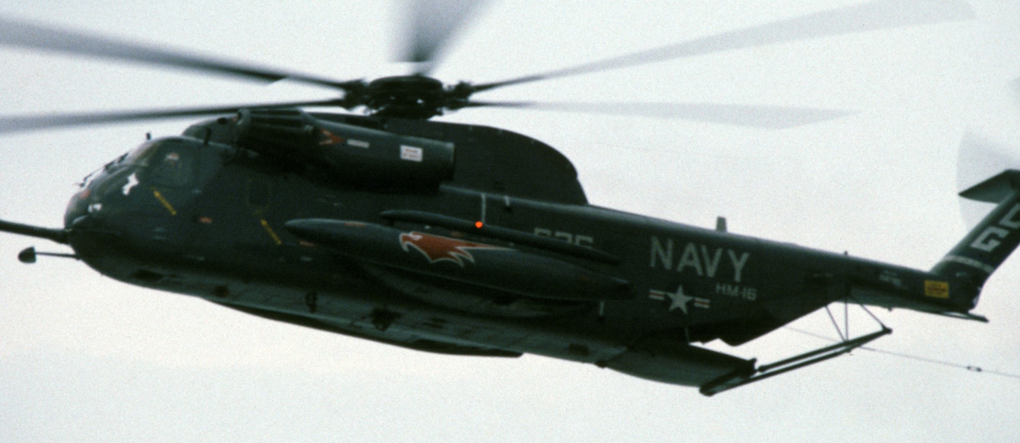 hm-16 seahawks helicopter mine countermeasures squadron navy rh-53d sea stallion 02