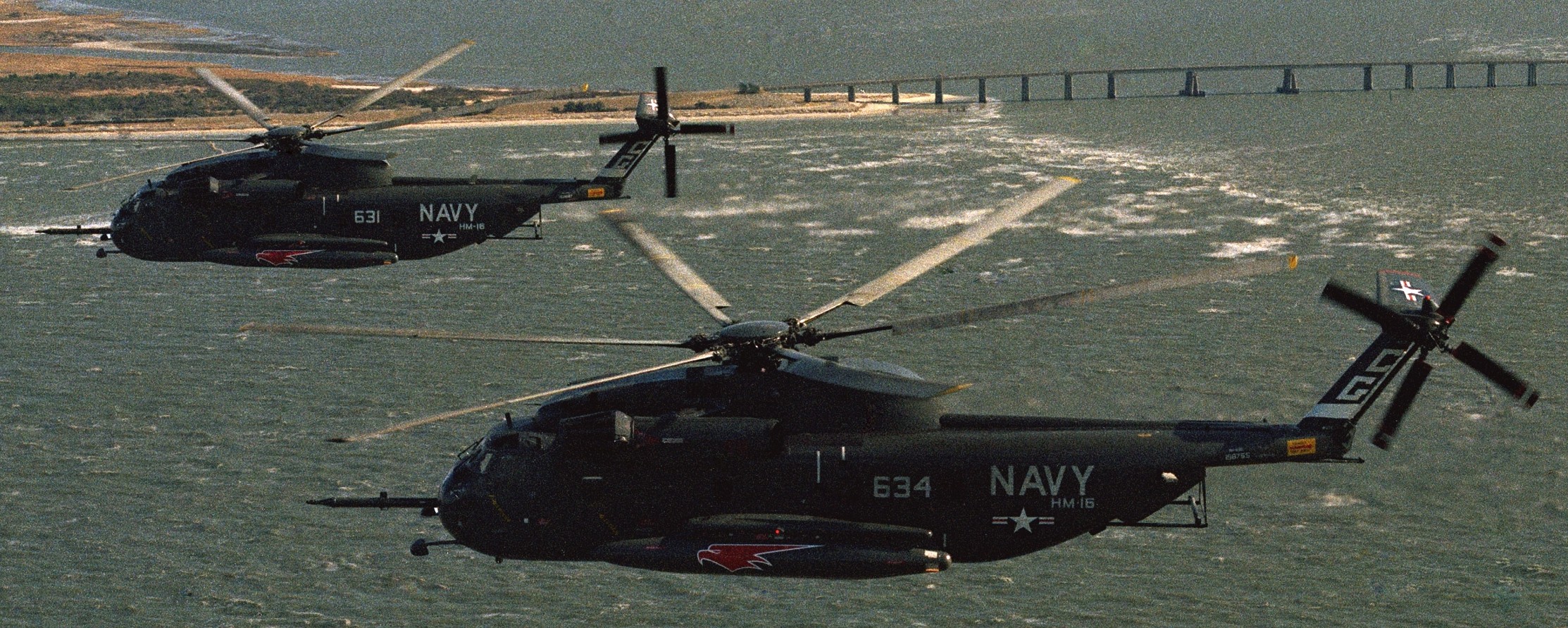 hm-16 seahawks helicopter mine countermeasures squadron navy rh-53d sea stallion 07