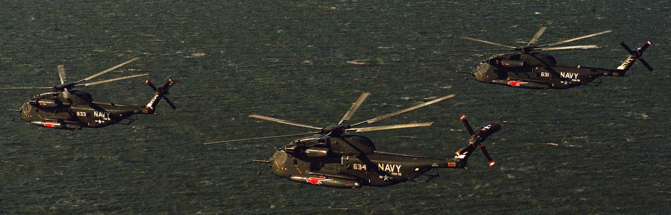 hm-16 seahawks helicopter mine countermeasures squadron navy rh-53d sea stallion 09