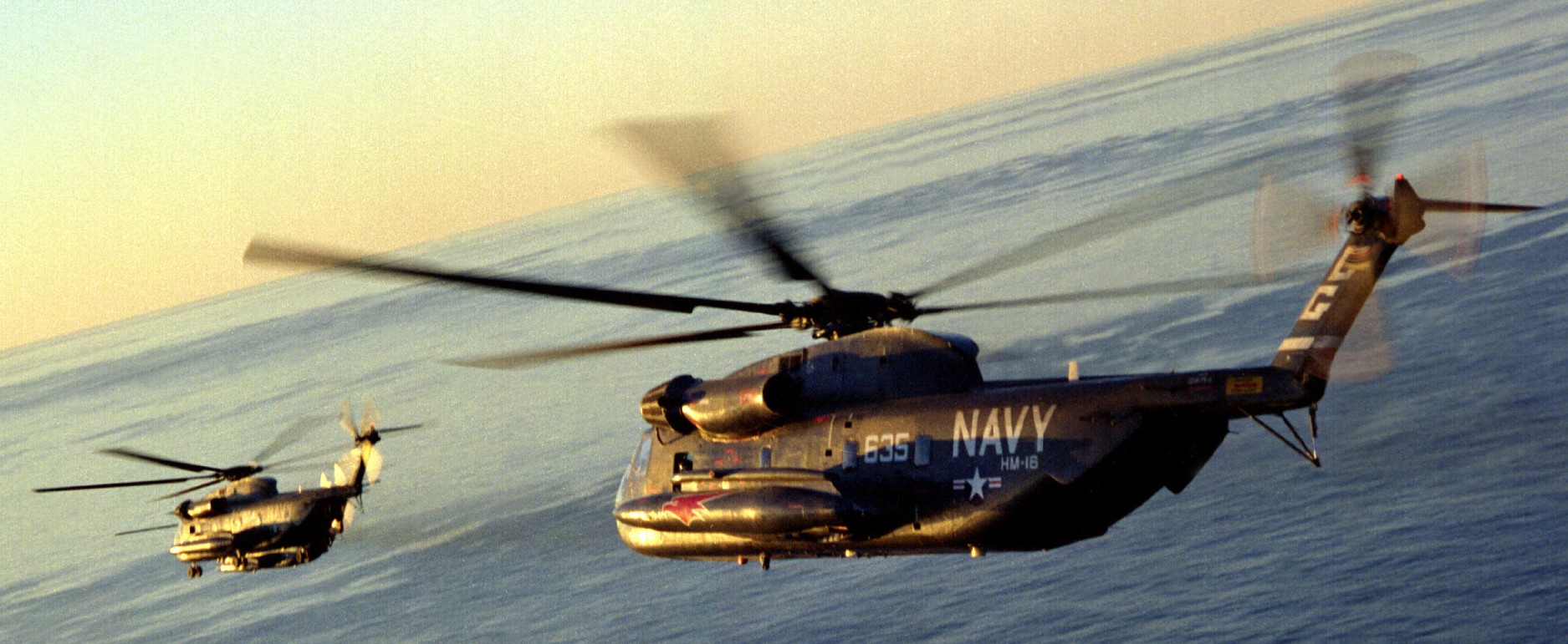 hm-16 seahawks helicopter mine countermeasures squadron navy rh-53d sea stallion 10