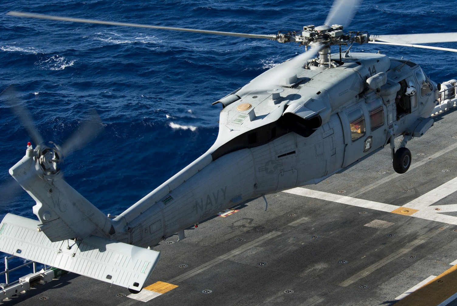 hsc-23 wildcards mh-60s seahawk uss essex lhd-2