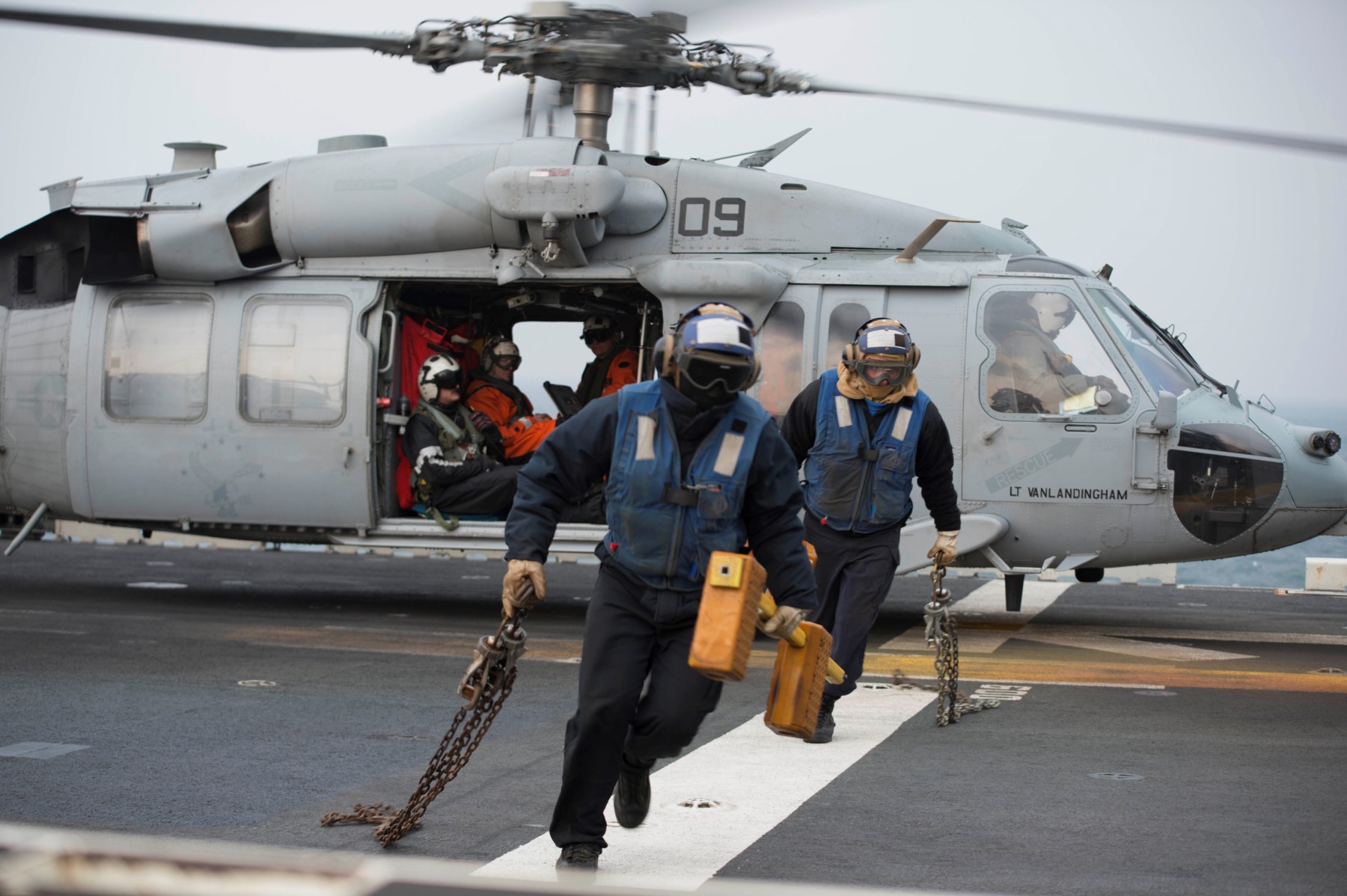 hsc-25 island knights uss bonhomme richard lhd-6