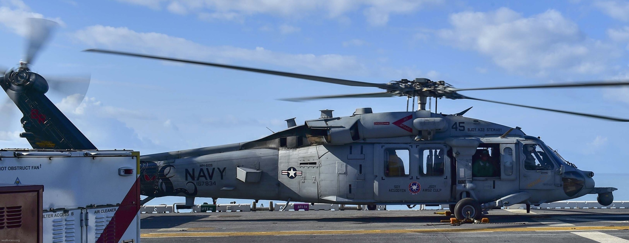 hsc-28 dragon whales helicopter sea combat squadron mh-60s seahawk us navy 52
