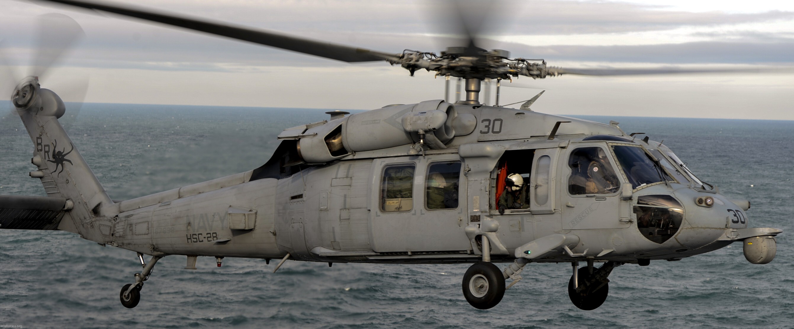 hsc-28 dragon whales helicopter sea combat squadron mh-60s seahawk us navy uss iwo jima lhd-7