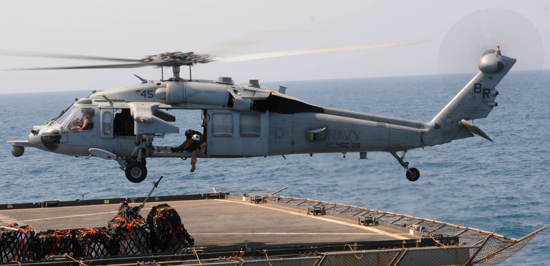 hsc-28 dragon whales helicopter sea combat squadron mh-60s seahawk us navy 115 uss bataan lhd-5 arabian gulf