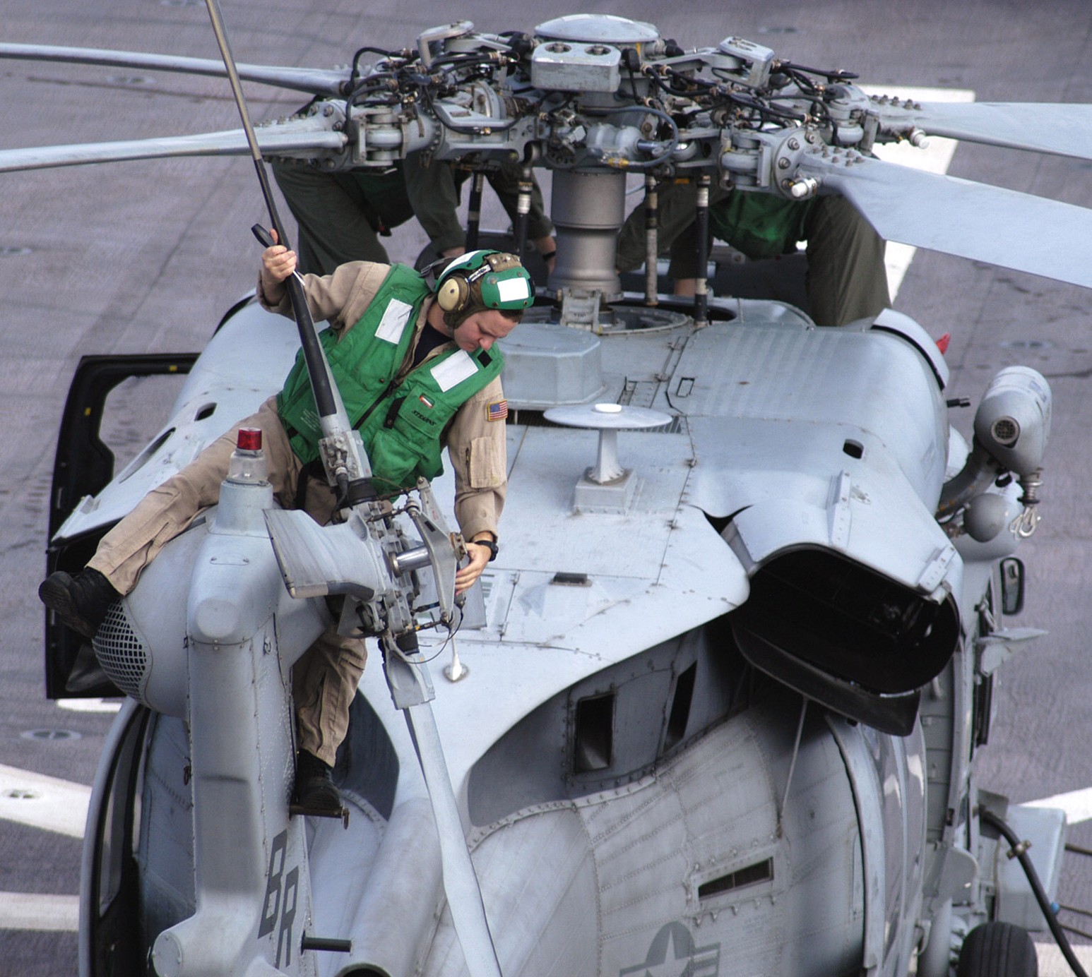 hsc-28 dragon whales helicopter sea combat squadron mh-60s seahawk us navy 145