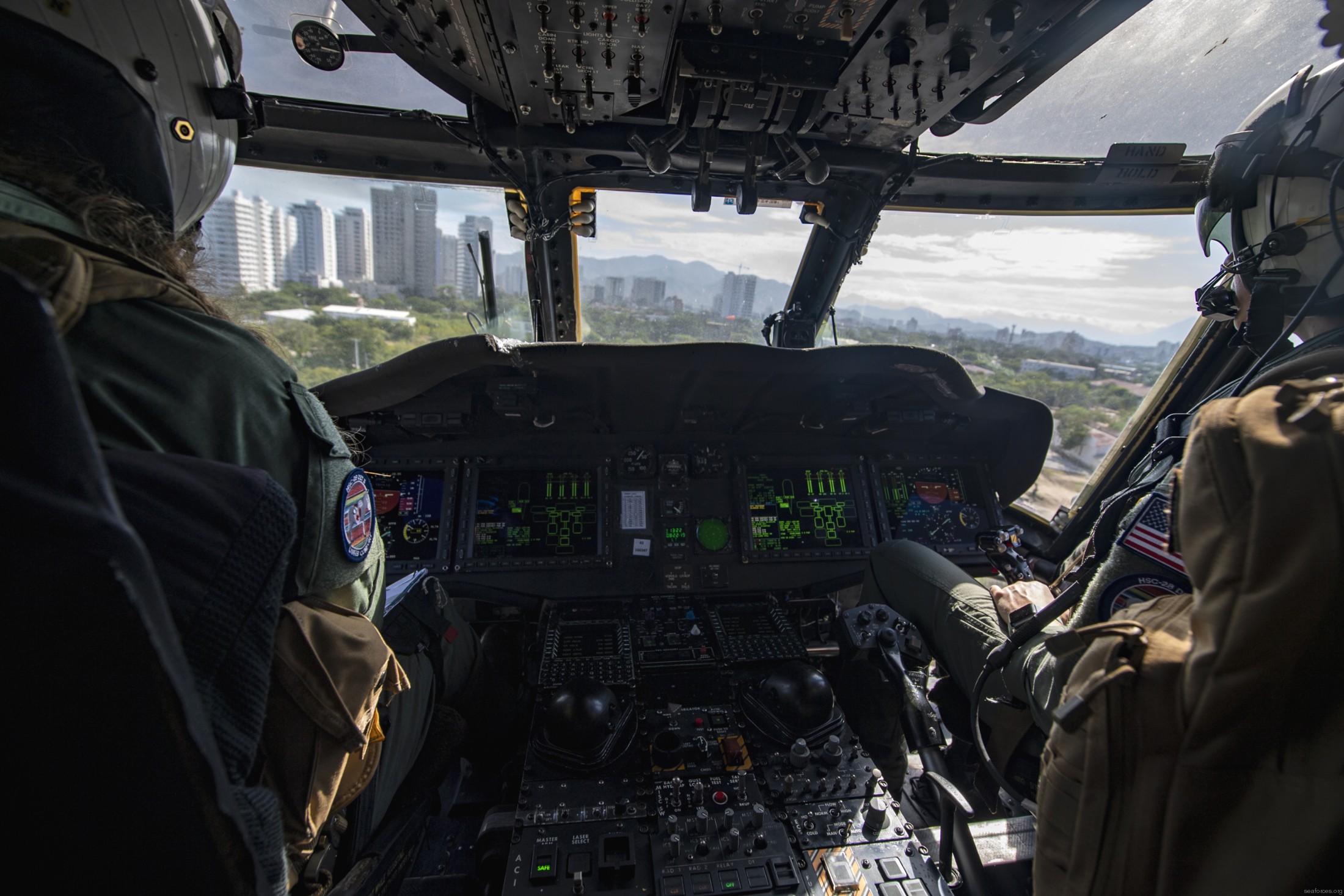 hsc-28 dragon whales helicopter sea combat squadron mh-60s seahawk us navy 183 cockpit view