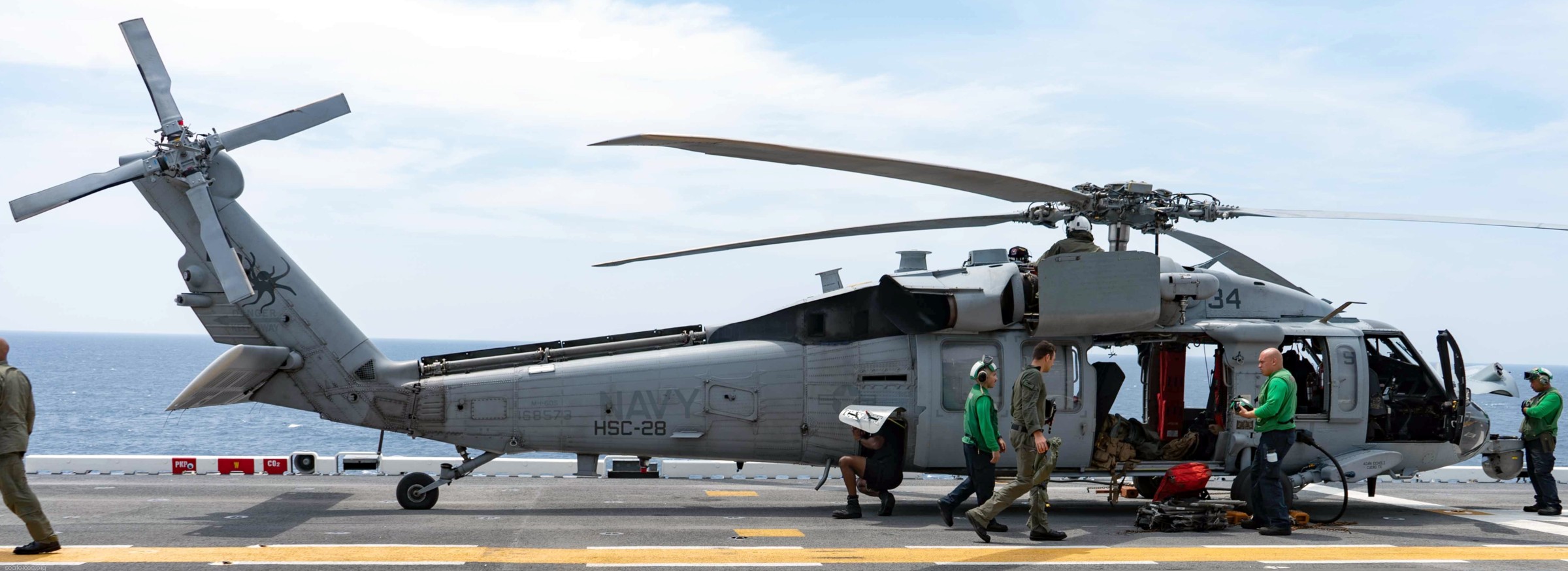 hsc-28 dragon whales helicopter sea combat squadron mh-60s seahawk us navy 188 lhd-5 uss bataan