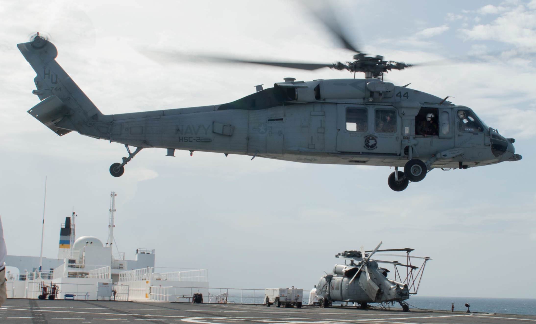 hsc-2 fleet angels helicopter sea combat squadron mh-60s seahawk us navy 2017 02 usns comfort t-ah-20 hospital ship