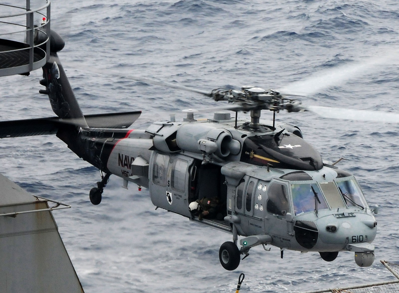 hsc-4 black knights helicopter sea combat squadron us navy mh-60s seahawk 2013 09