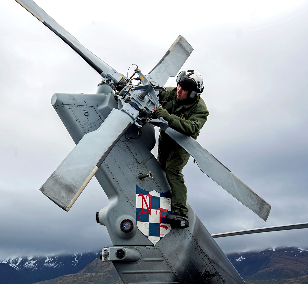 hsc-4 black knights helicopter sea combat squadron us navy mh-60s seahawk 2015 20