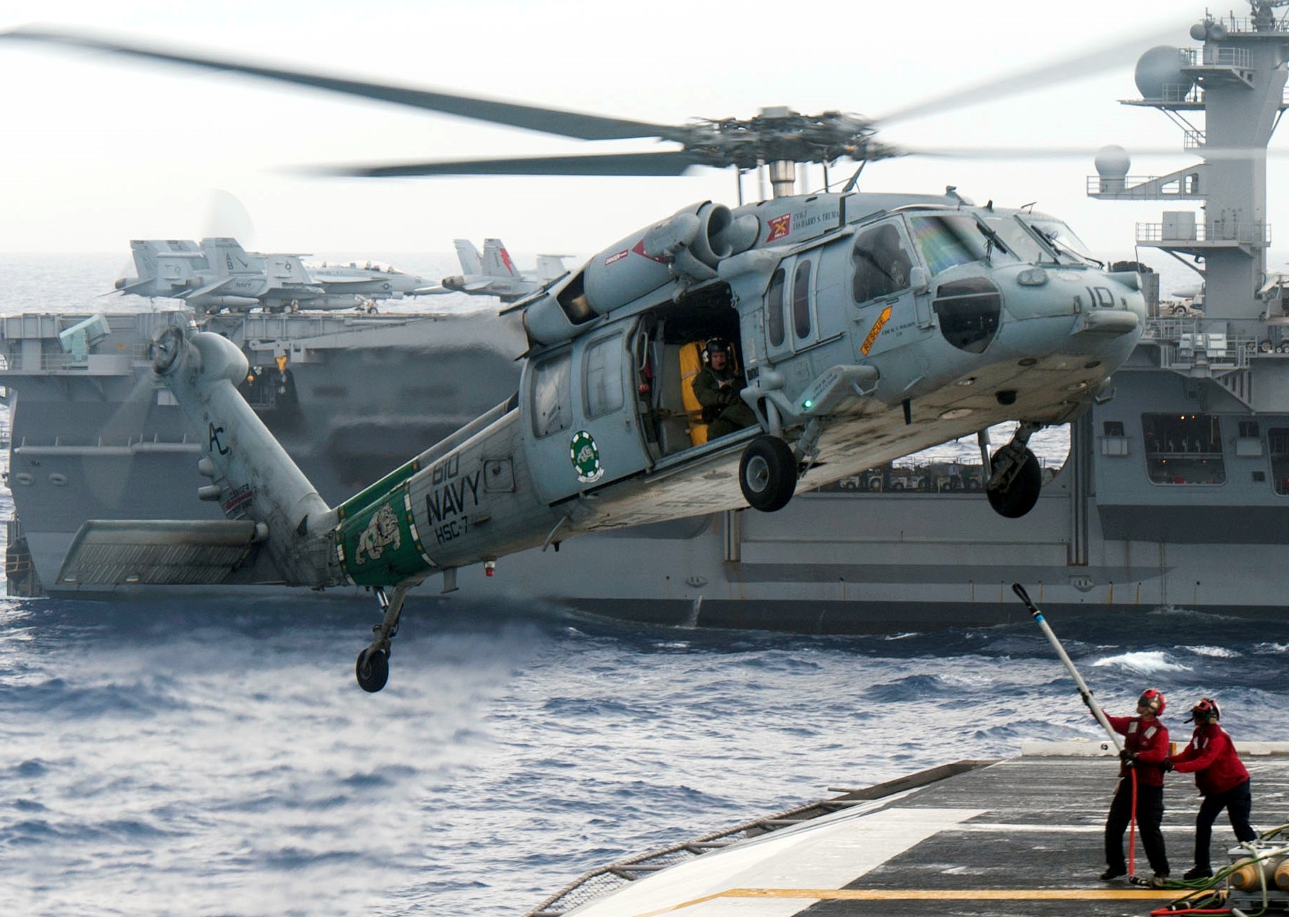 hsc-7 dusty dogs mh-60s seahawk cvw-3 uss harry s. truman cvn-75