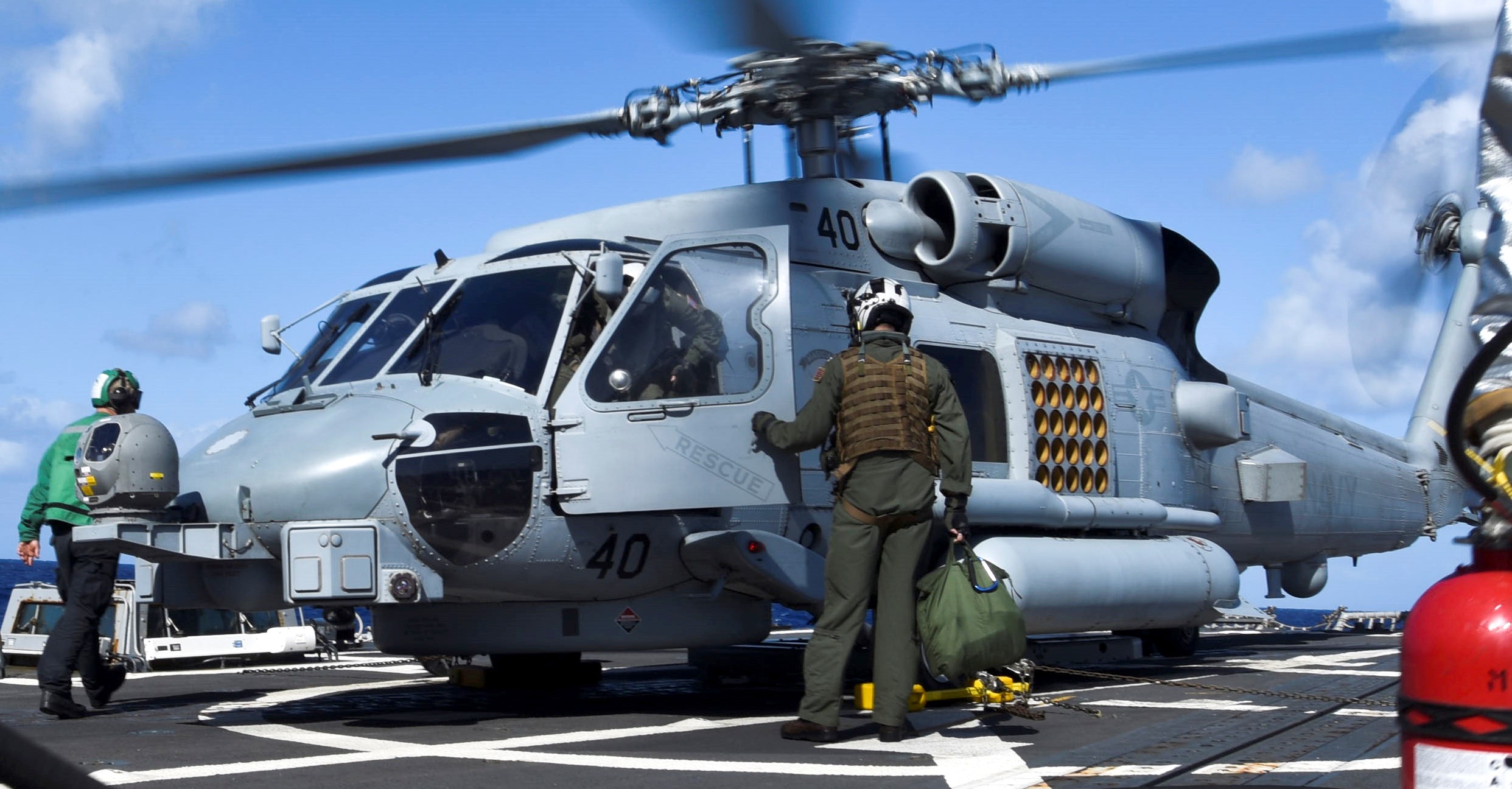 hsm-35 magicians helicopter maritime strike squadron us navy mh-60r seahawk ddg-100 uss kidd 03