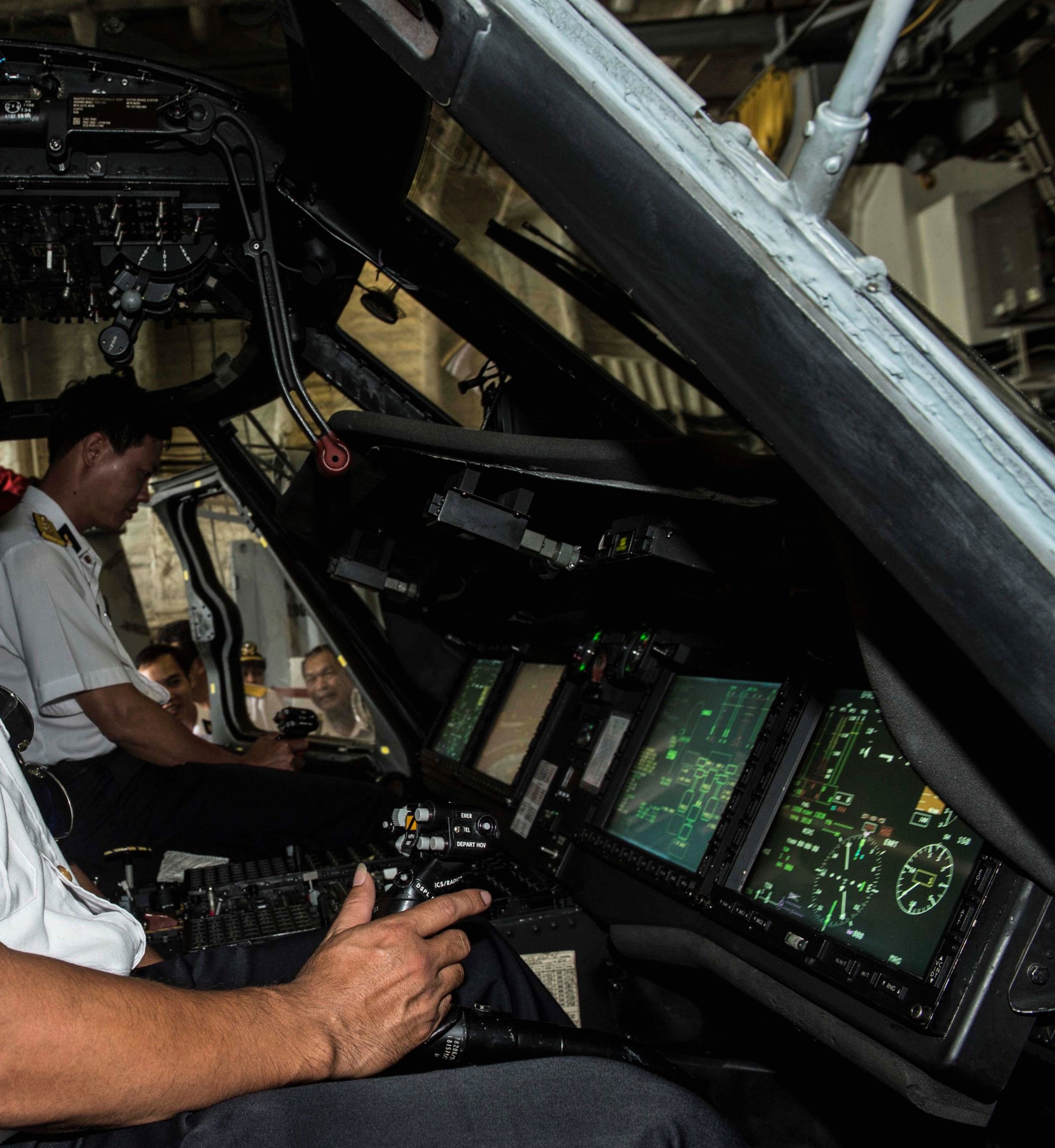 hsm-35 magicians helicopter maritime strike squadron us navy mh-60r seahawk 17