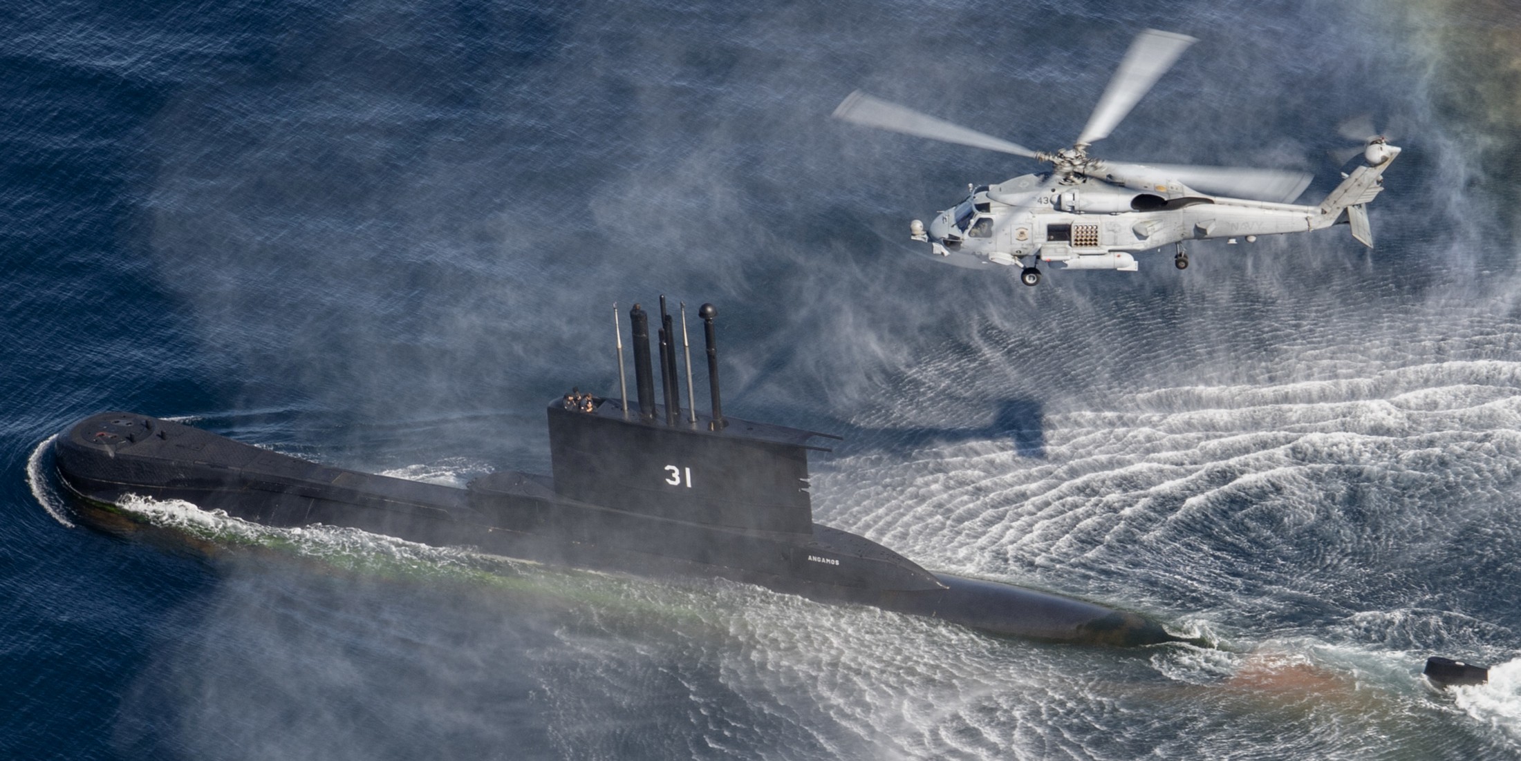 hsm-35 magicians helicopter maritime strike squadron us navy mh-60r seahawk 45 asw