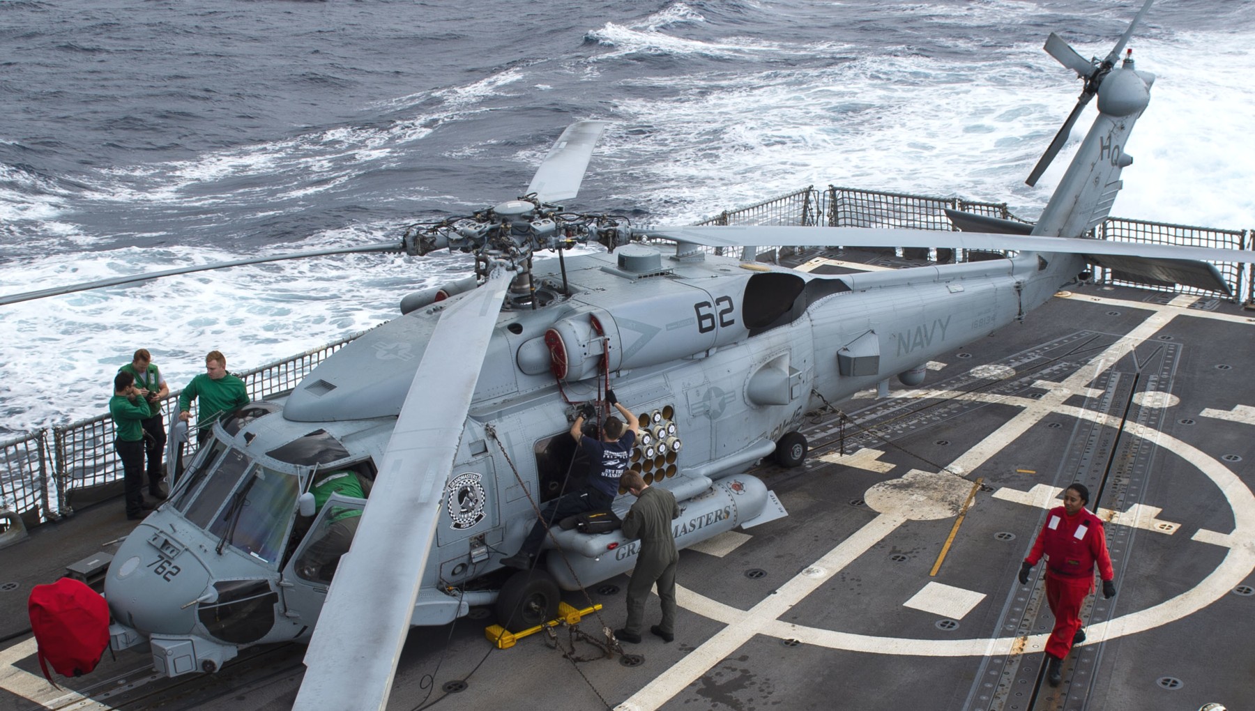 hsm-46 grandmasters helicopter maritime strike squadron mh-60r seahawk ddg-94 uss nitze 14